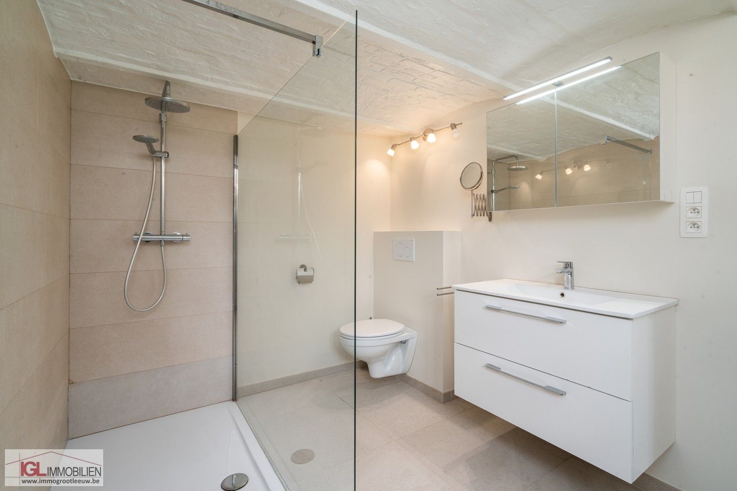 Charmante gerenoveerde fermette met 4 slaapkamers! foto 16