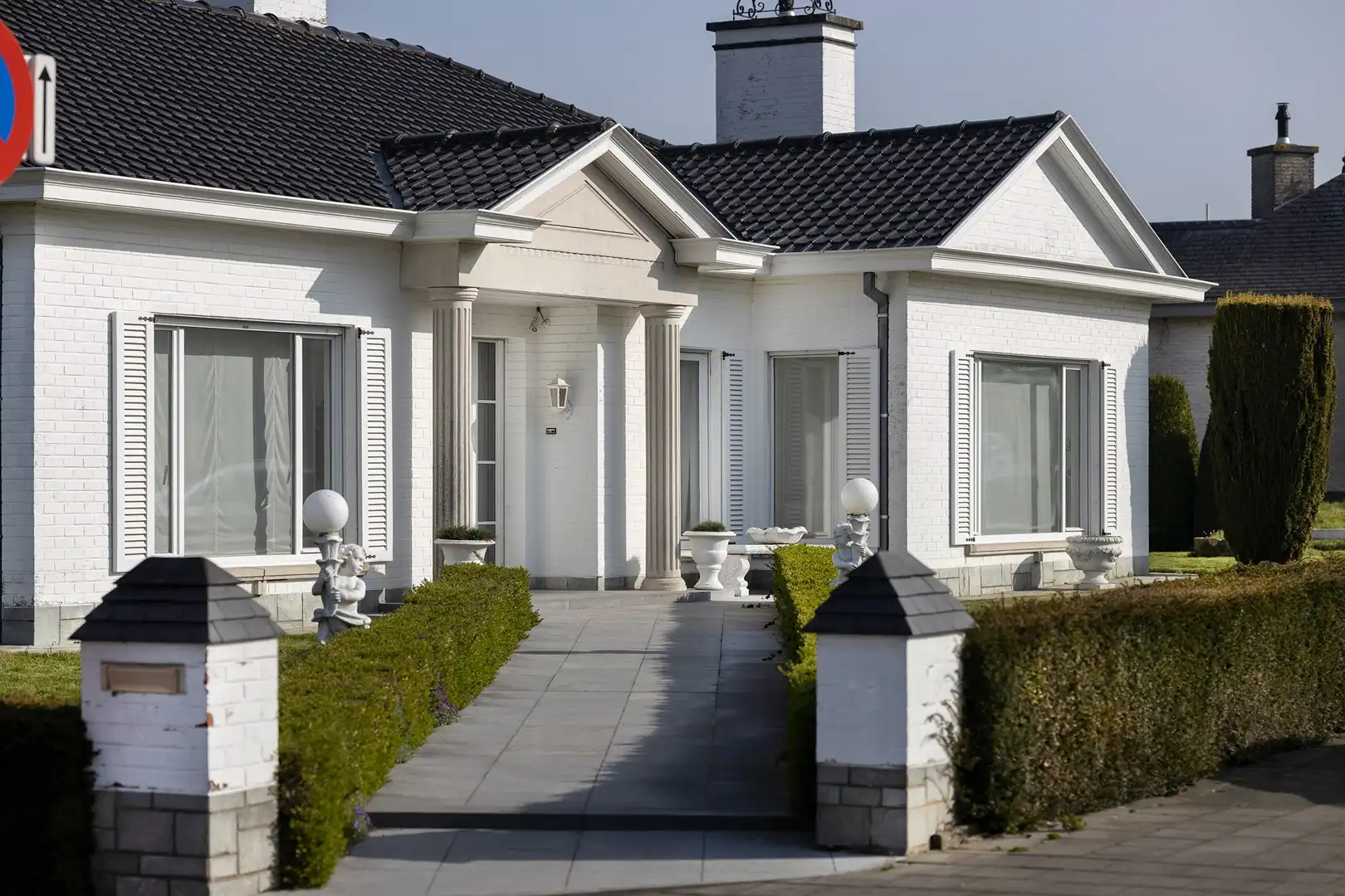 Klassevolle gelijkvloerse villa gelegen op Hoog Kortrijk. foto 7