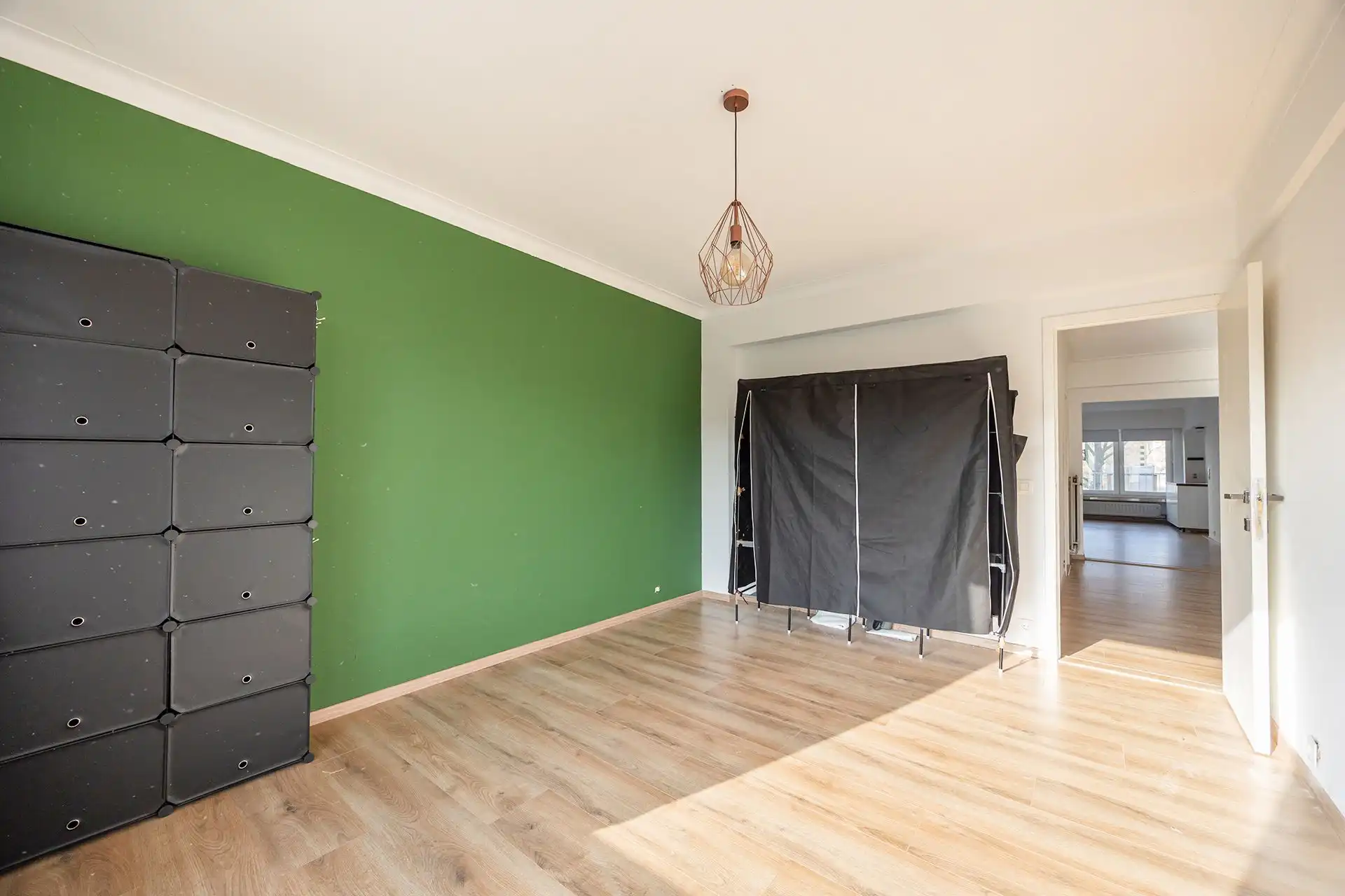 Instapklaar, lichtrijk appartement met terras en staanplaats foto 12