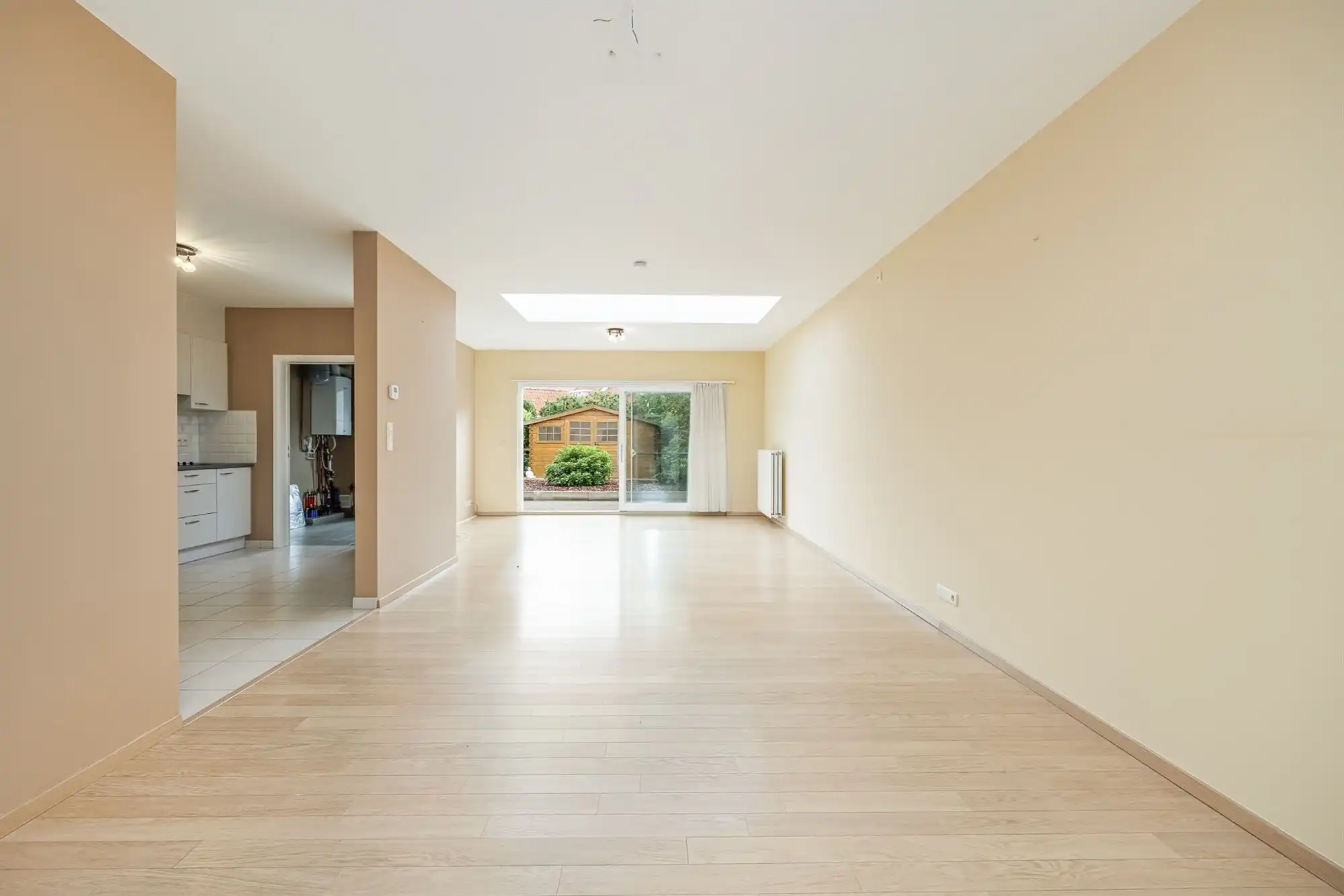 Instapklare ruime woning met 4 slpkmrs. en tuin foto 8