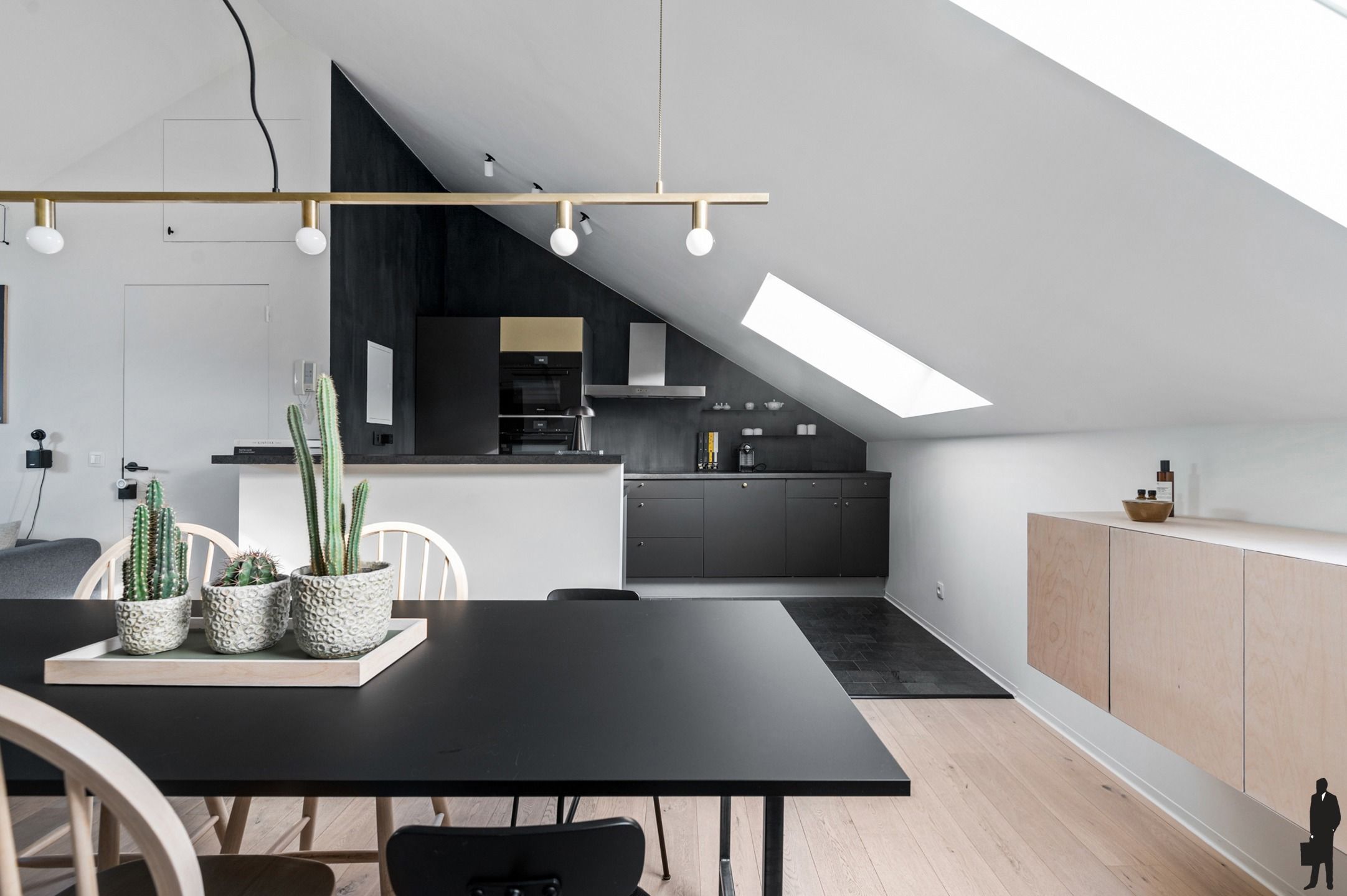 Gerenoveerd dakappartement met twee slaapkamers in Antwerpen Zuid foto 2