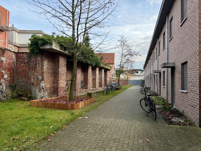 MODERN APPARTEMENT TYPE 2 SLAAPKAMERS MET TERRAS EN AUTOSTAANPLAATS foto 16