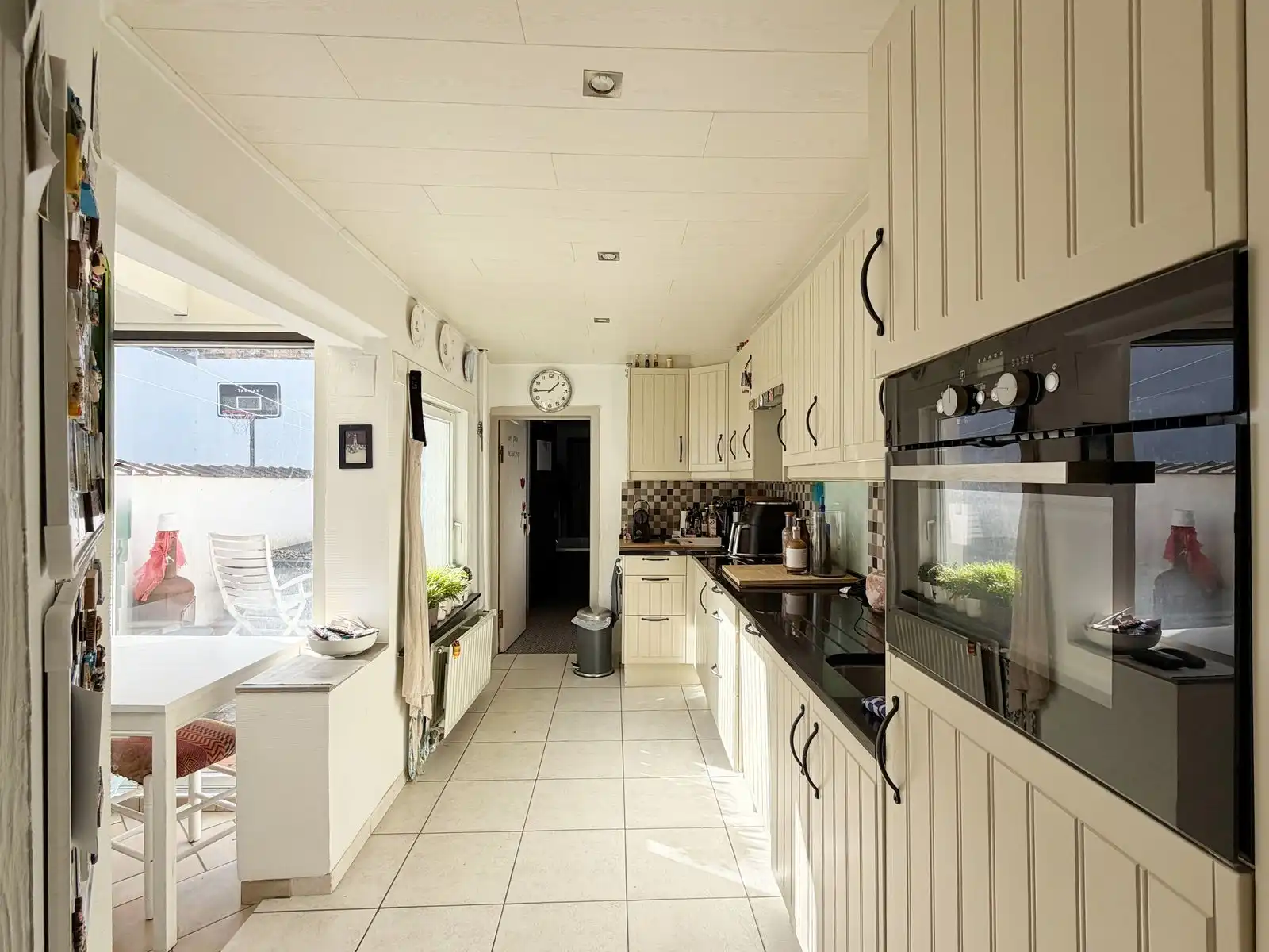 Sfeervolle woning, gelegen op korte afstand van het levendige centrum van Oostende! foto 4