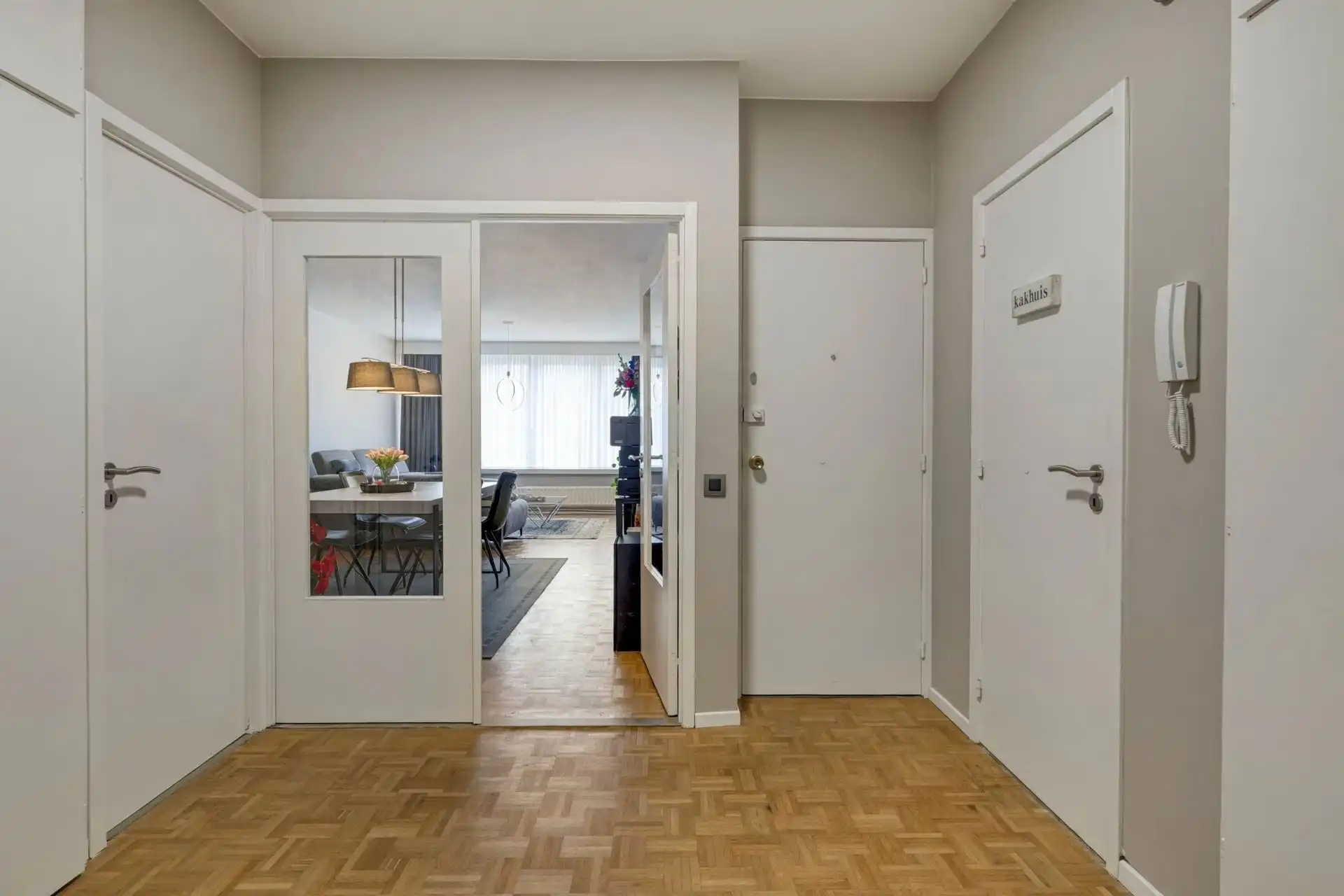 Instapklaar appartement van 91 m² op de tweede verdieping gunstig gelegen te Deurne. foto 7