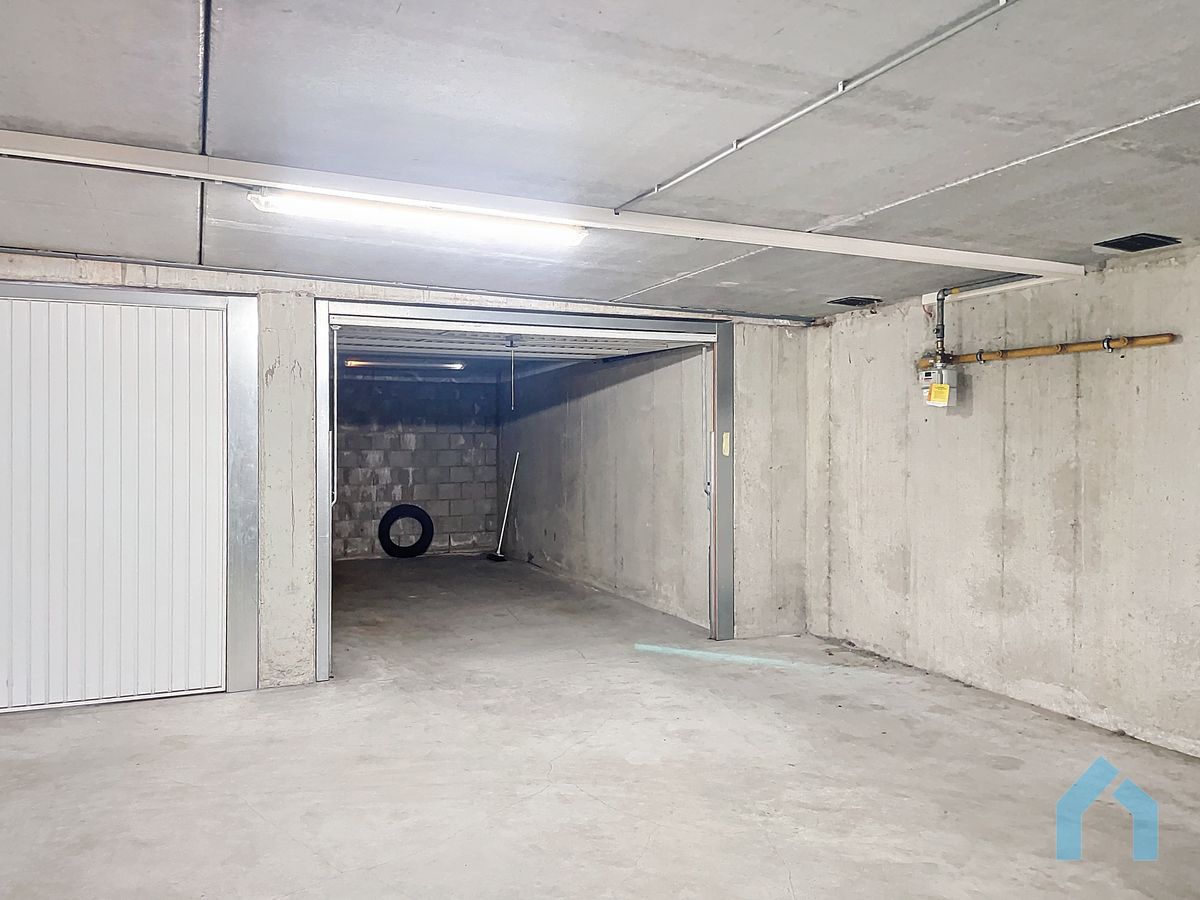 Gesloten garagebox foto 2
