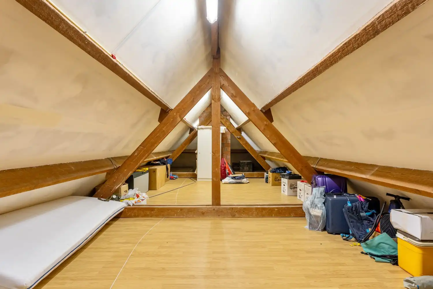 Residentieel gelegen villa met 4-5 ruime slaapkamers/bureau , 2 badkamers, 2 garages en een tuin op een perceel van 11a 71ca te Winksele gemeente Herent. foto 28