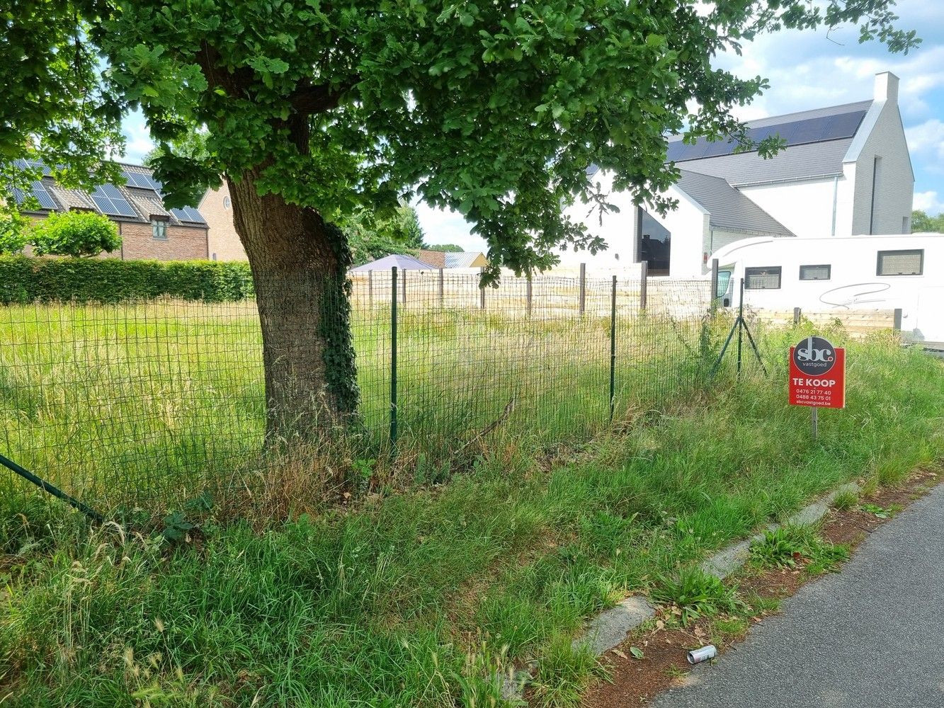 Uitstekend gelegen open bouwplaats op 4a 61ca foto {{pictureIndex}}