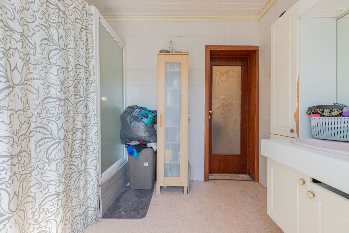 Ruime renovatiewoning met tuin foto 12