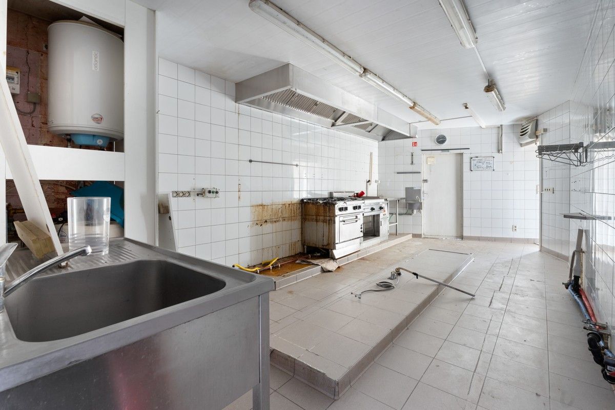 Ruime woning met handelspand te koop in De Panne foto 5