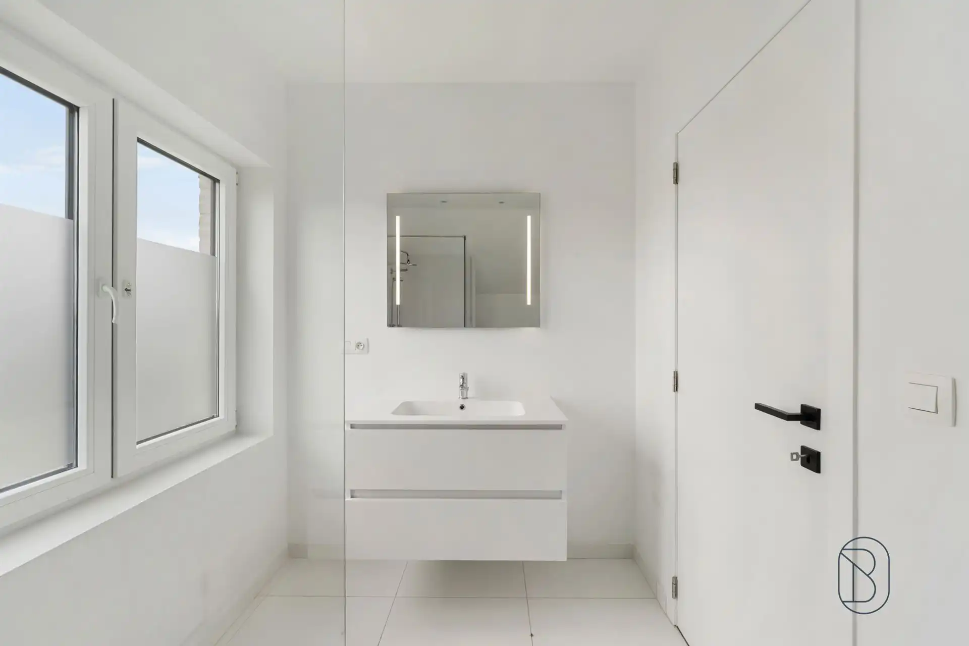 Ideaal kantoorgebouw/praktijk met appartement/extra kantoor foto 22