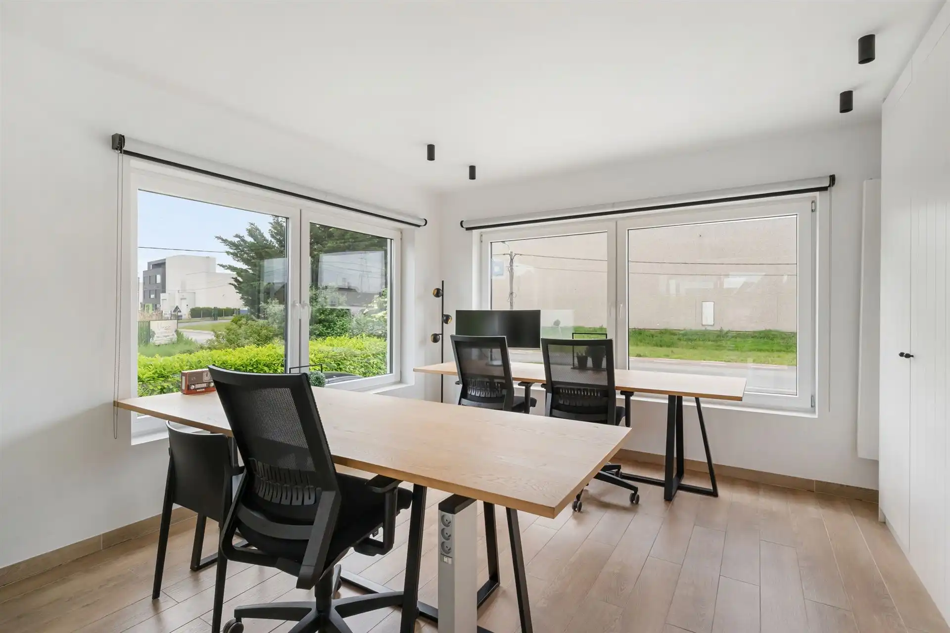 Ideaal kantoorgebouw/praktijk met appartement/extra kantoor foto 13