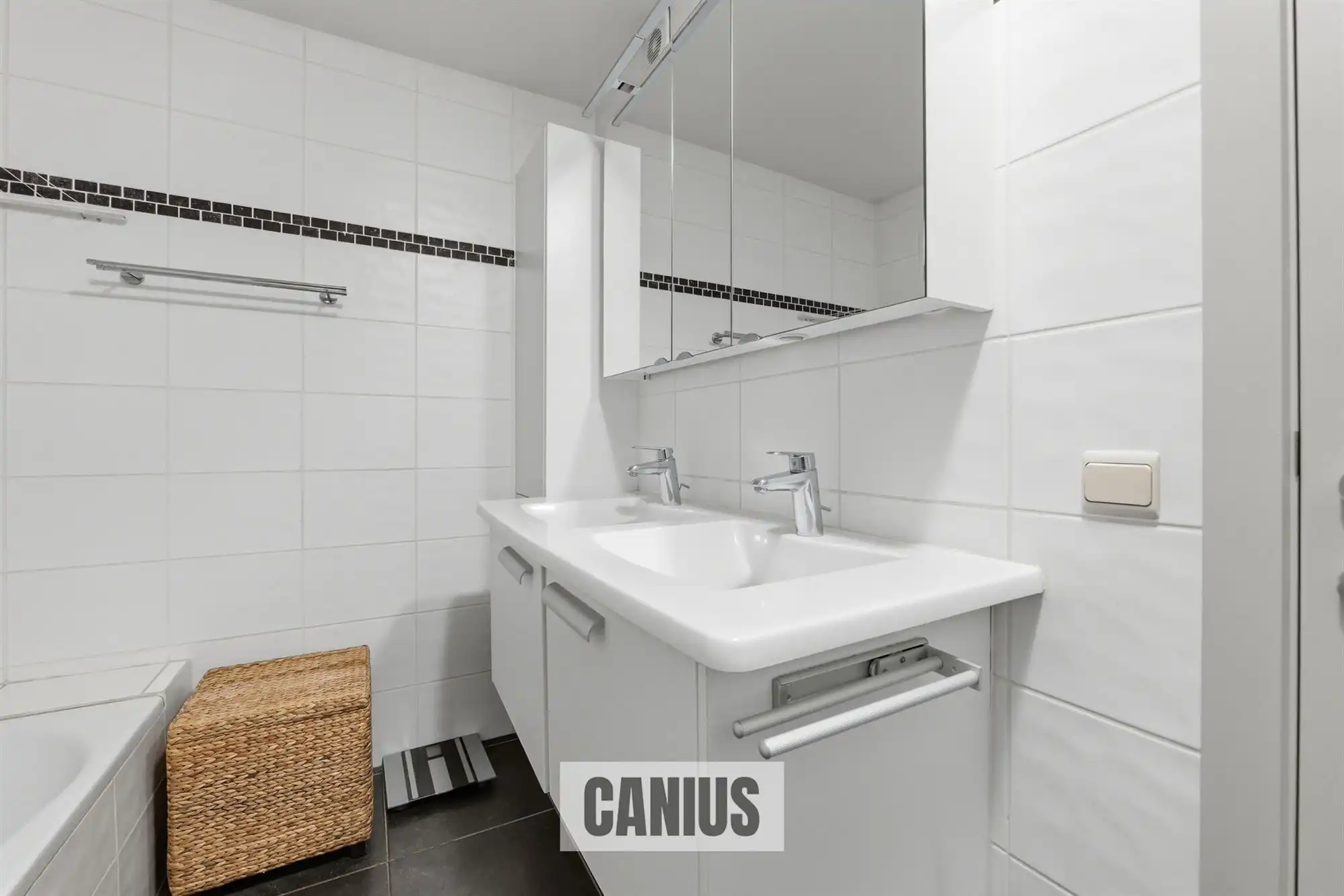 STIJLVOL GELIJKVLOERS APPARTEMENT MET DRIE SLAAPKAMERS foto 15