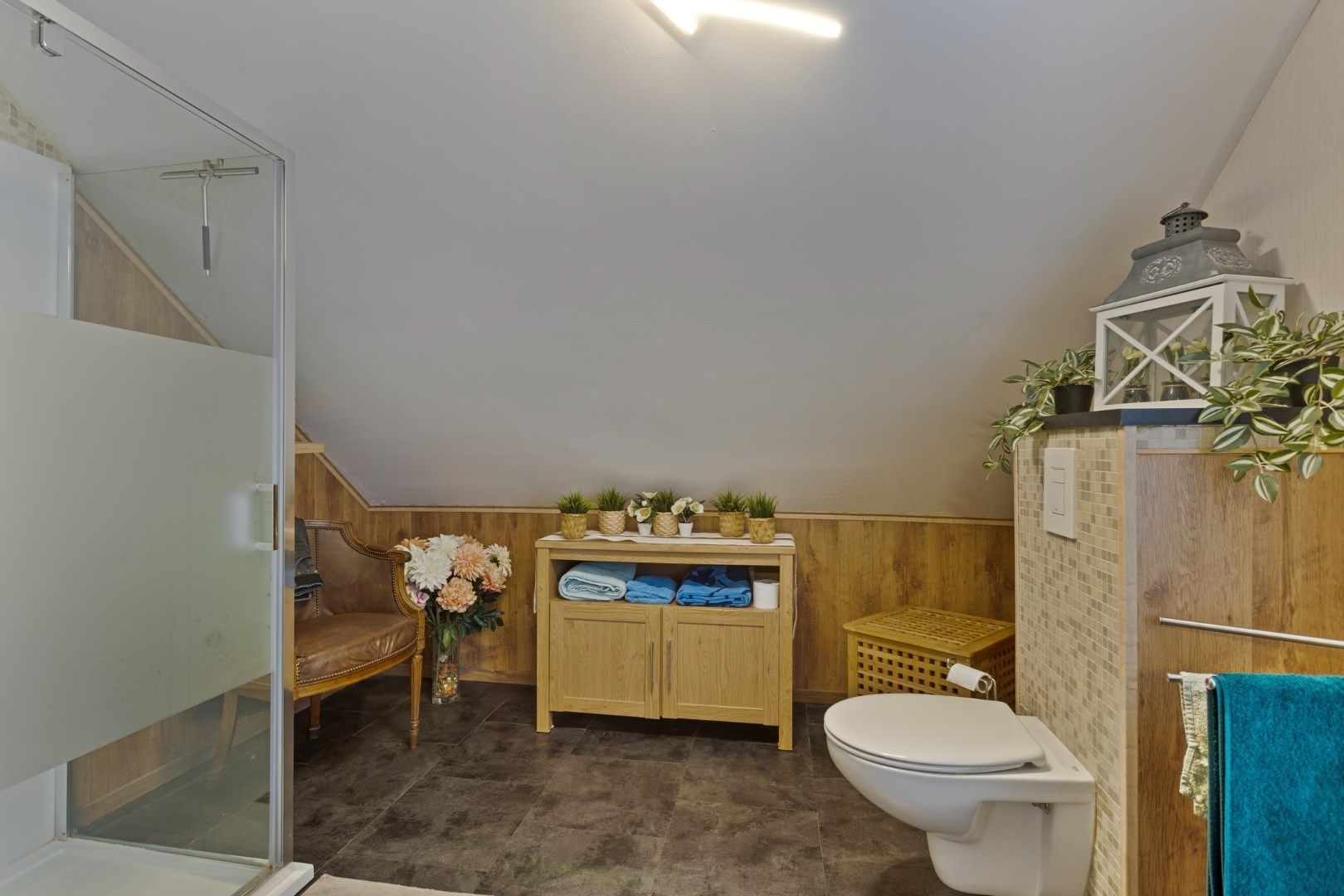 Charmante woning met veranda en mooie tuin in een rustige, landelijke omgeving foto 16