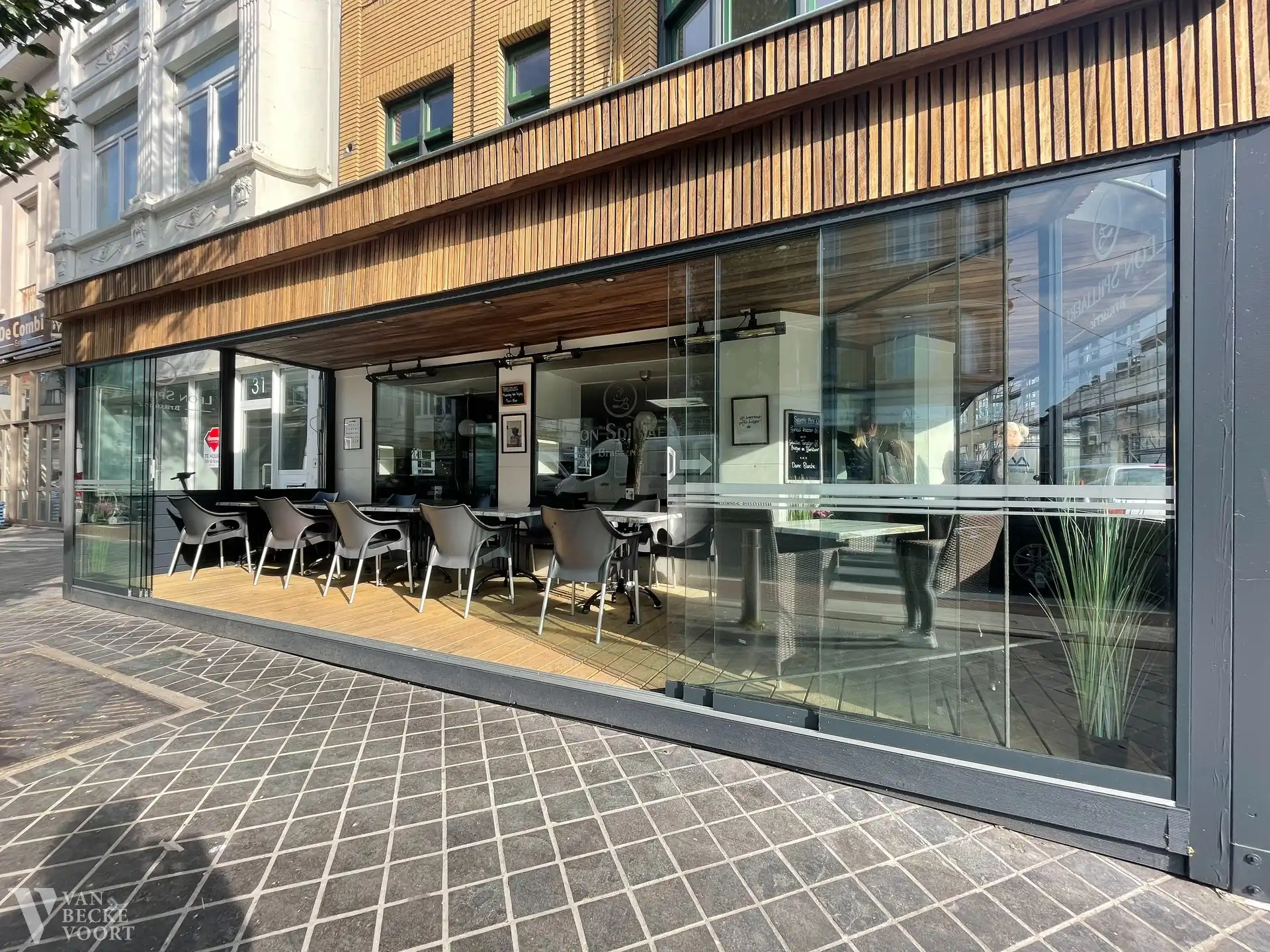 Brasserie "Leon Spilliaert" met nieuw overdekt terras foto 5
