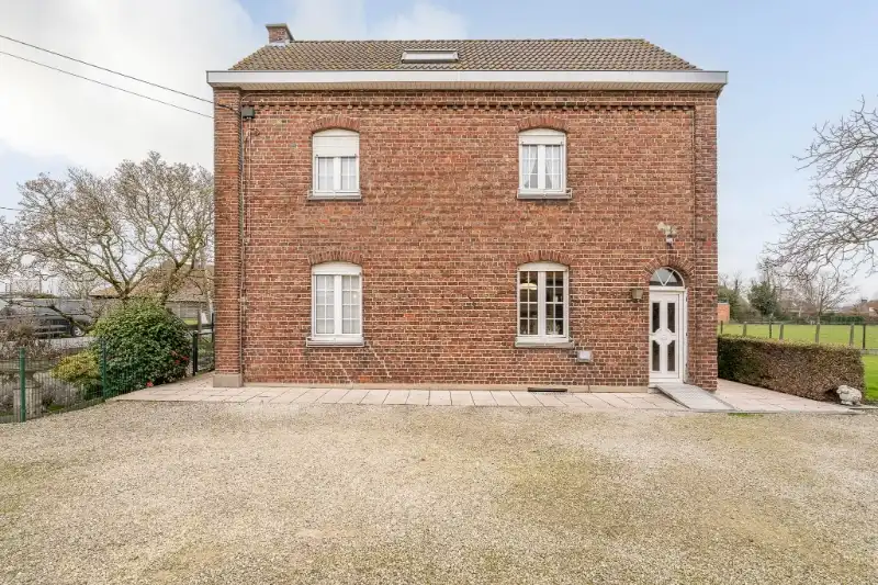 Landelijk gelegen eigendom op 3.070 m² met bijgebouw en weide foto 6