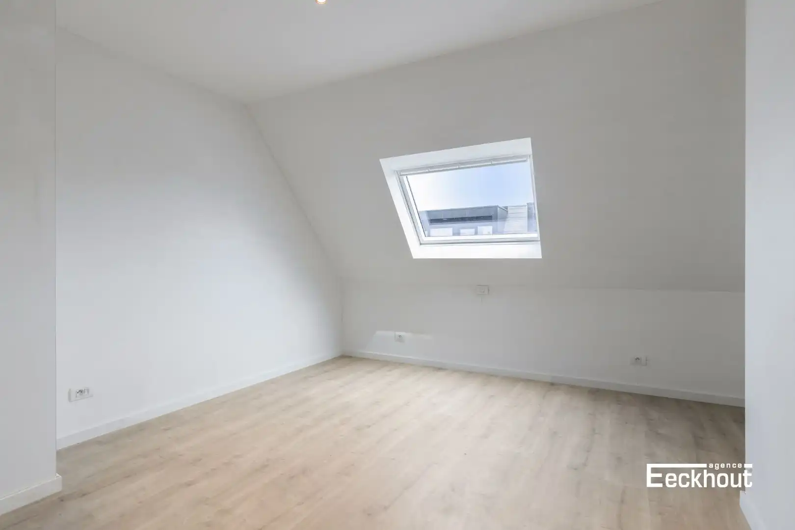 Lichtrijk dakappartement met zonnig terras te Bredene-Dorp! foto 10