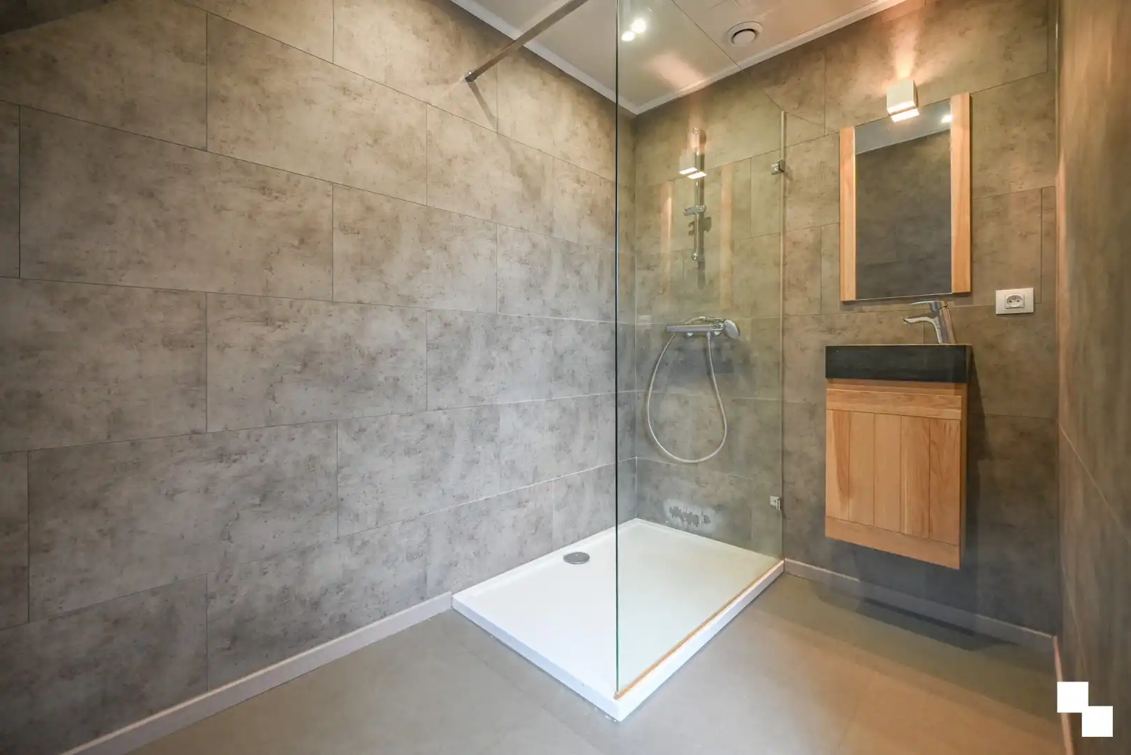 Ruime energiezuinige woning te Wevelgem foto 25