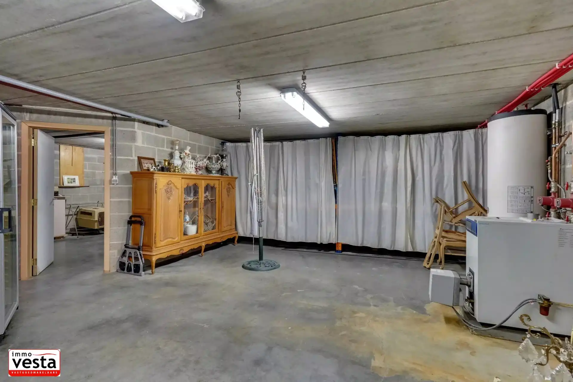 Ruime villa op een goede locatie foto 20