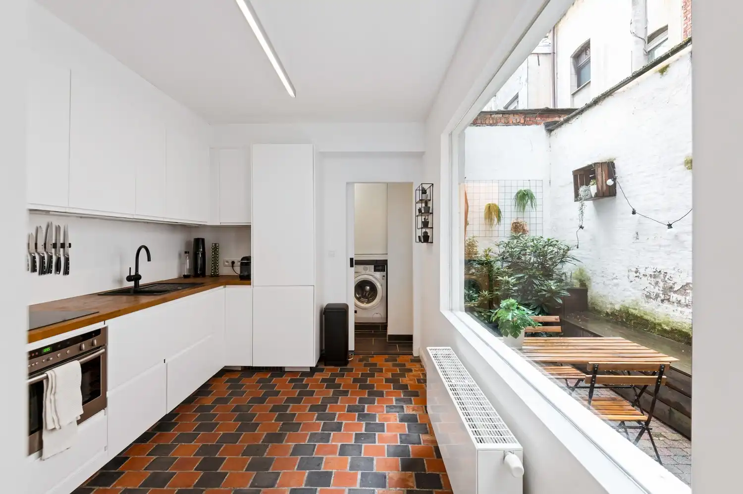 Ruime en instapklare gezinswoning met 4 slaapkamers in Wilrijk foto 6