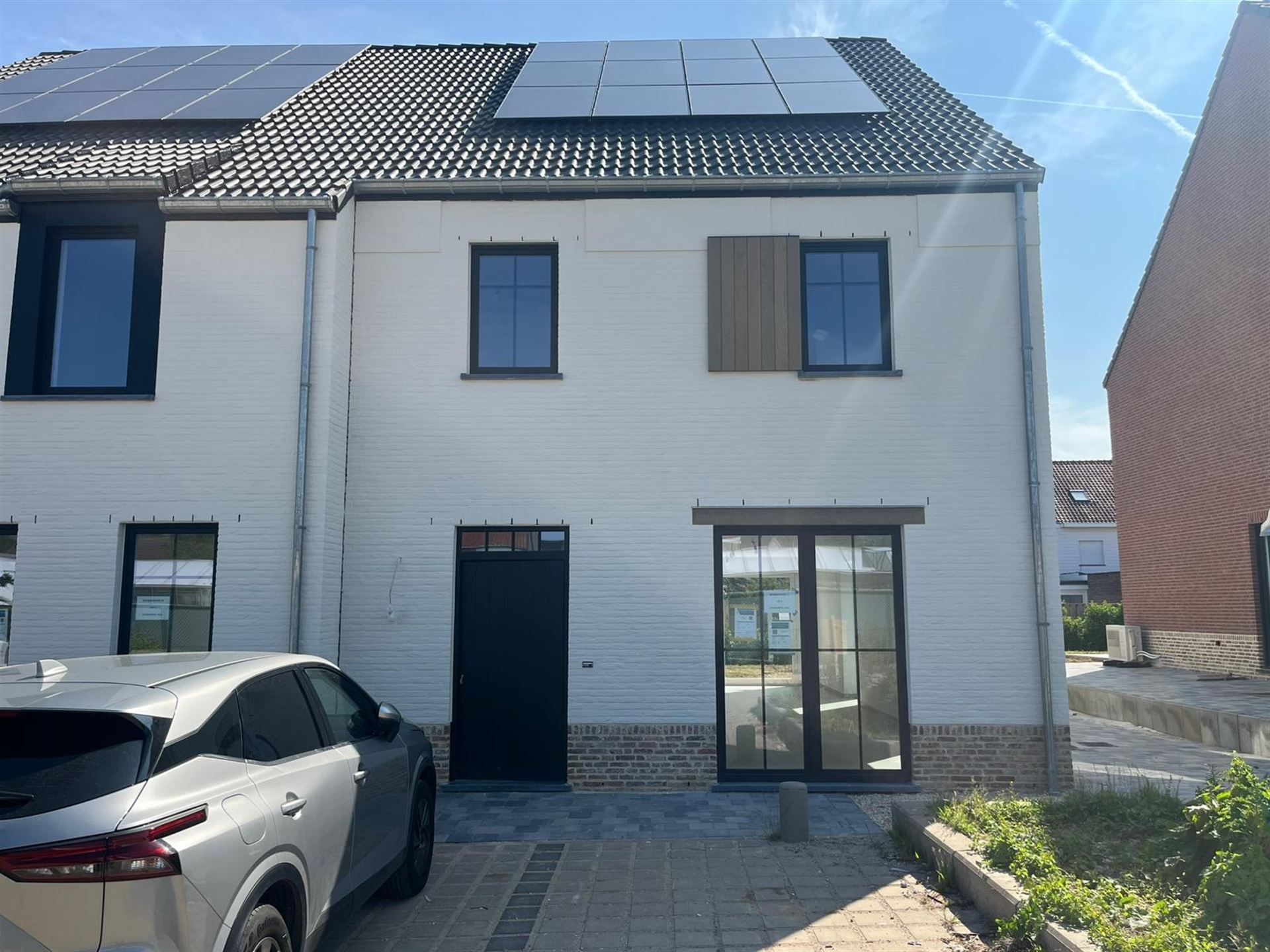 Prachtige nieuwbouw 3-gevel op rustige locatie foto 3
