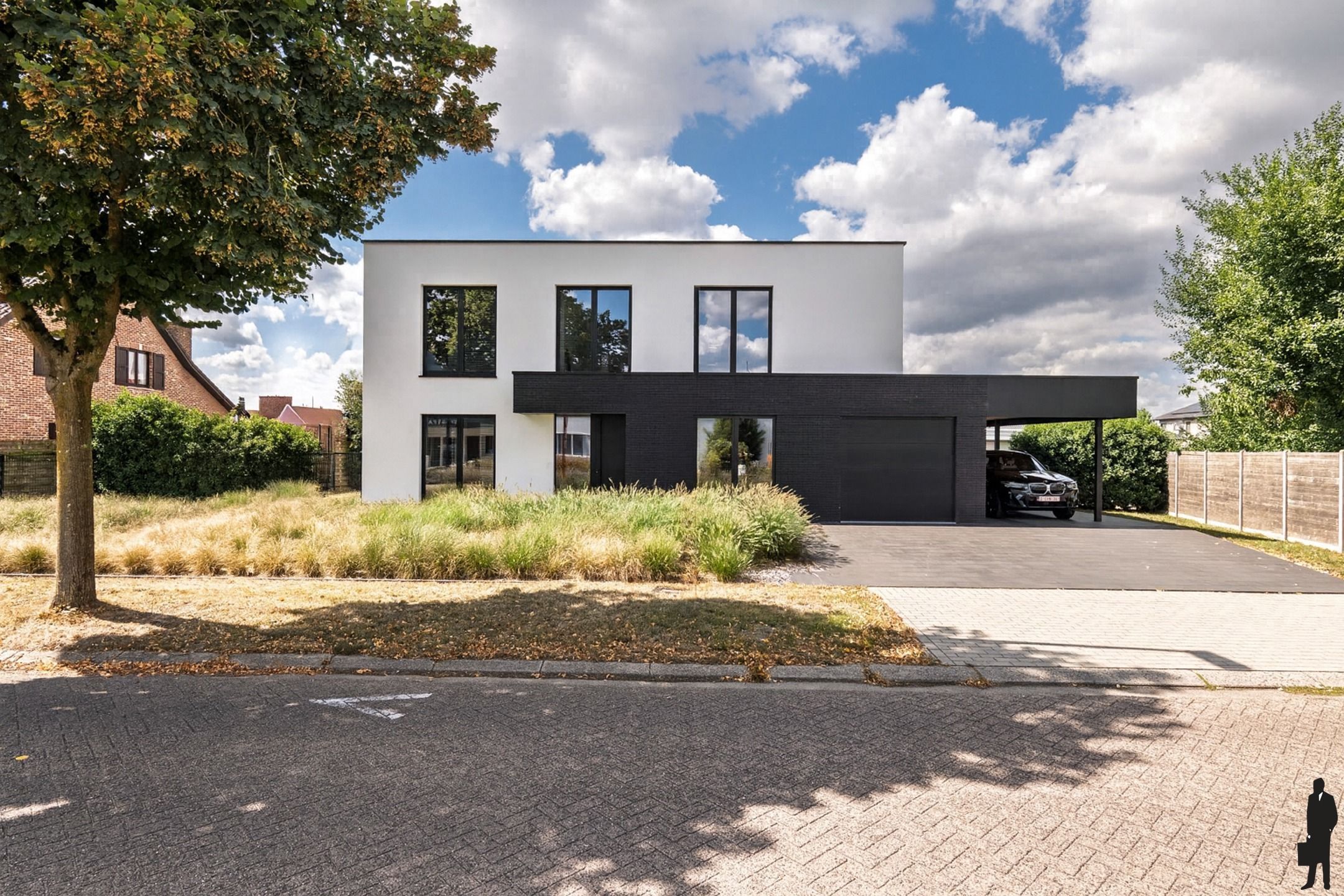 Villa met 4slks, 2bdks en verwarmd zwembad op 1200 m² foto {{pictureIndex}}