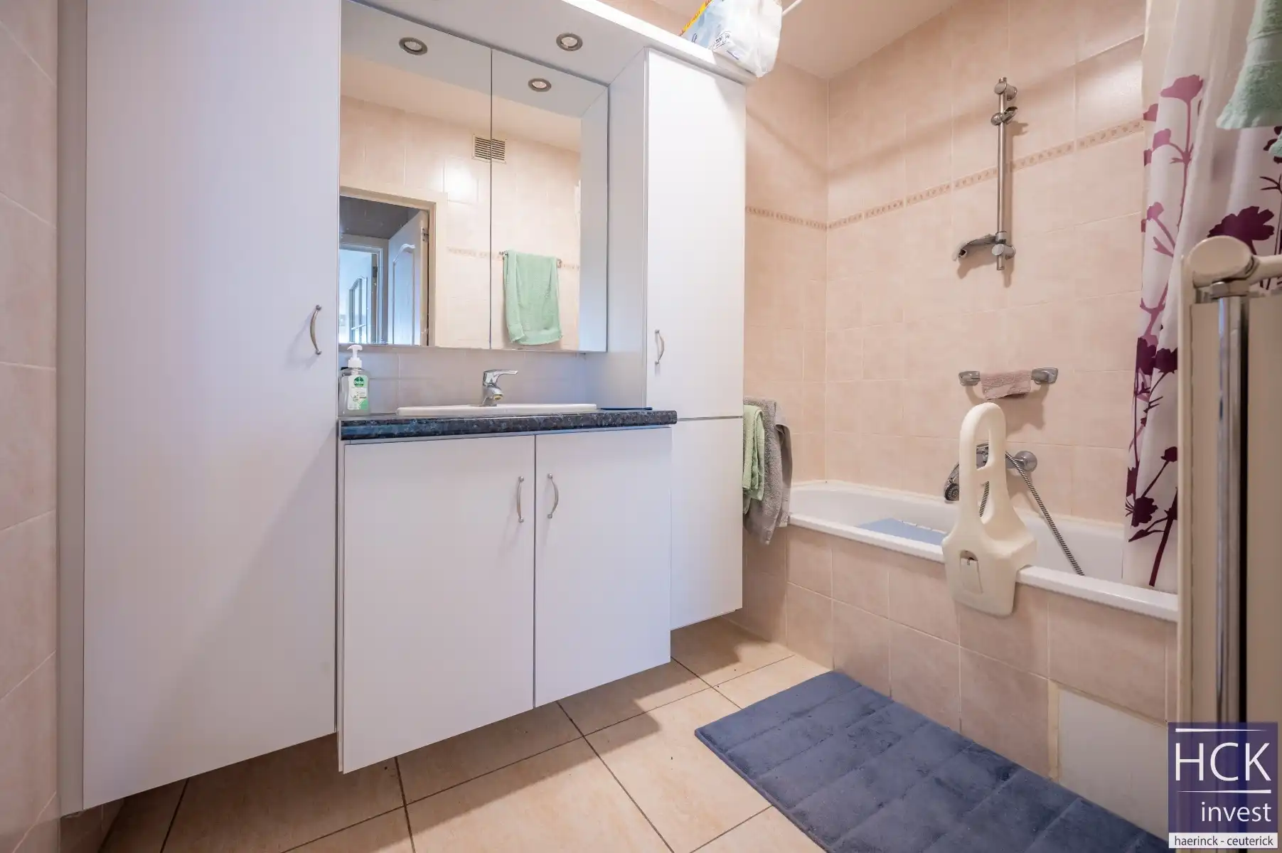 OOSTENDE - Lichtrijk en ruim gelijkvloersappartement te Konterdam foto 7