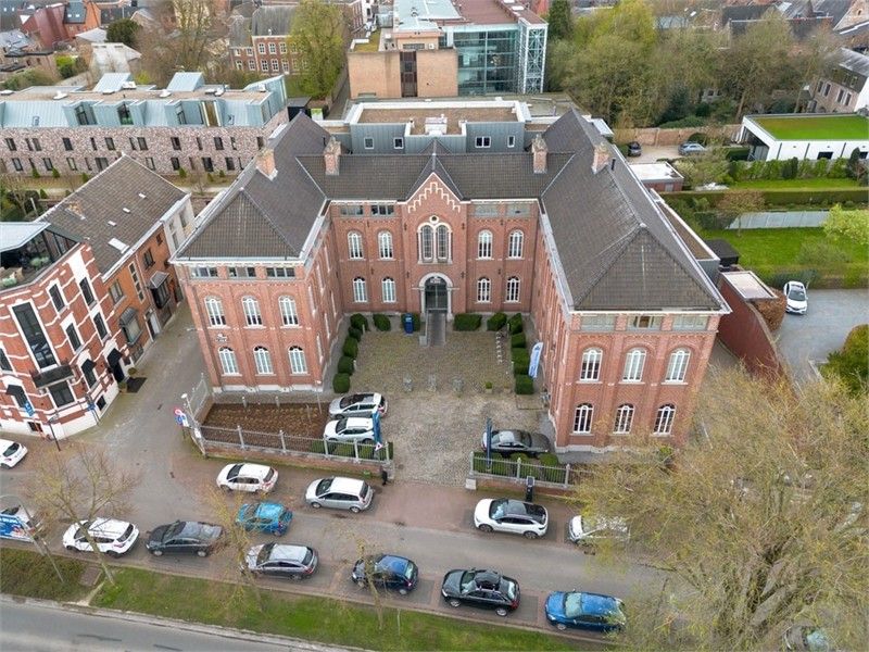 LUXUEUS APPARTEMENT VAN 365M² MET AFWERKING VAN HOOGSTE KWALITEIT IN TONGEREN foto 35