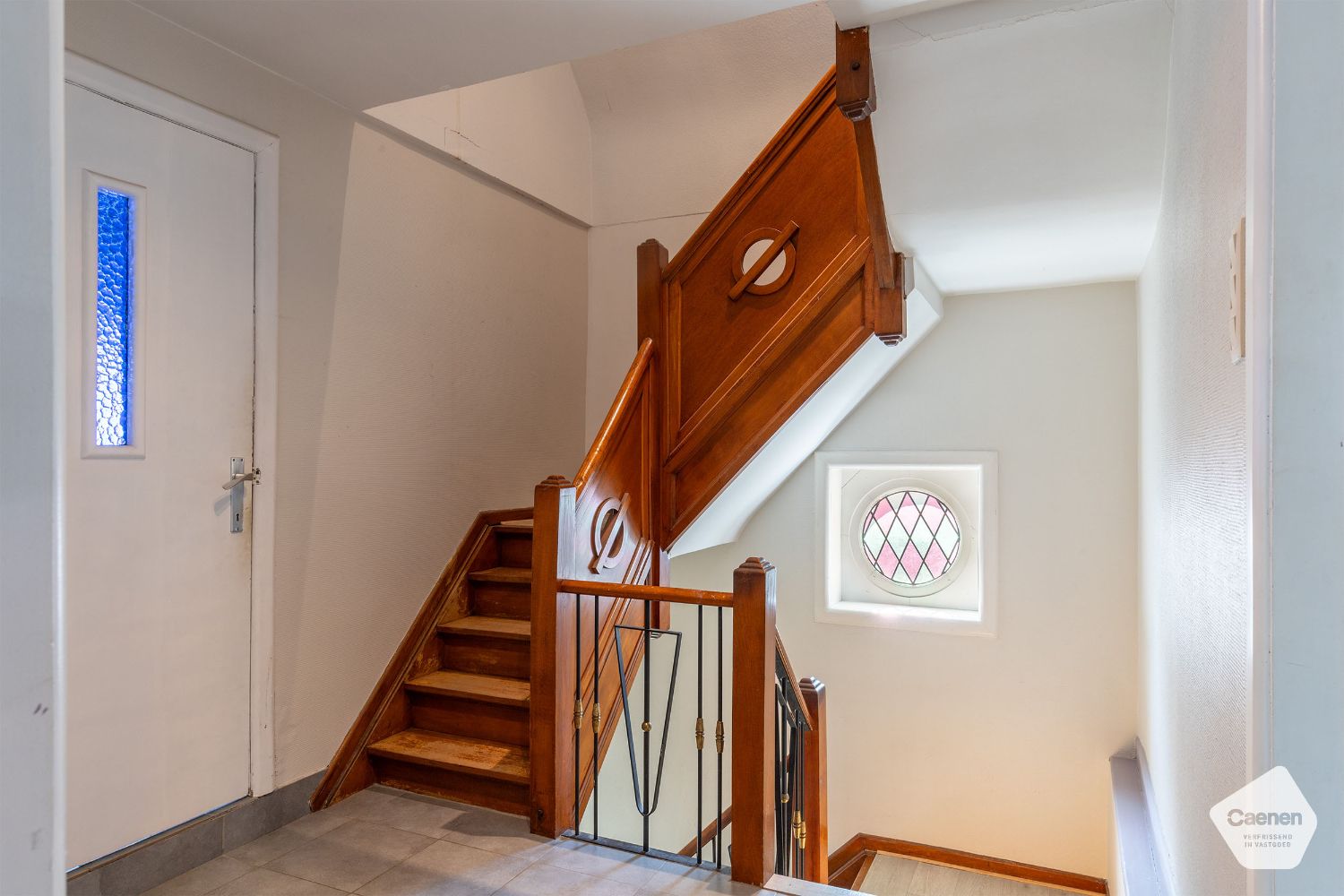 ZEER RUIME HALF-OPEN WONING met 4 slaapkamers en LOODS van 240m² foto 17
