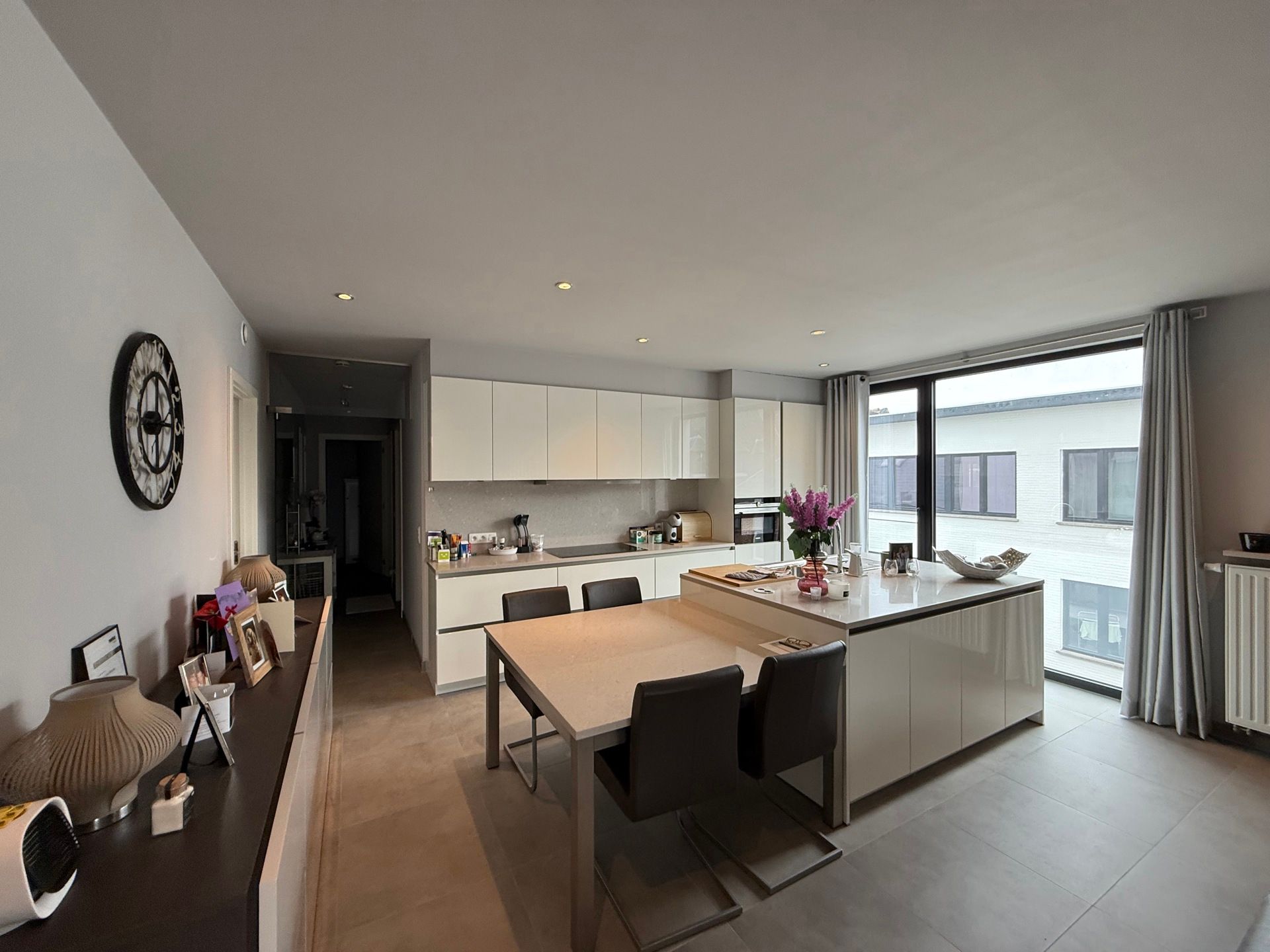 LIEDEKERKE - Luxueus appartement met staanplaats. foto 8