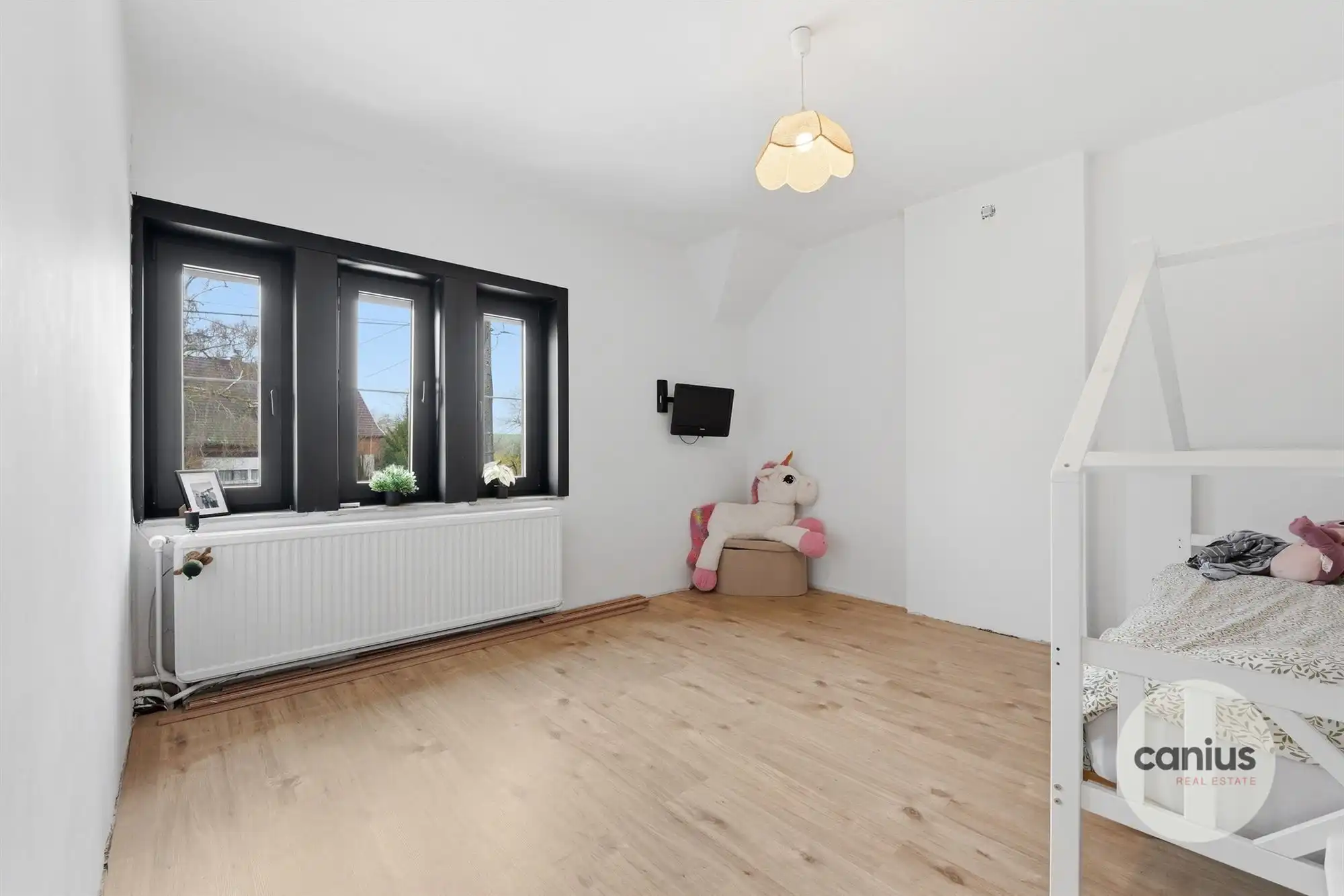 GERENOVEERDE VRIJSTAANDE WONING MET 4 SLAAPKAMERS EN EEN GEZELLIGE TUIN IN WALSHOUTEM foto 15