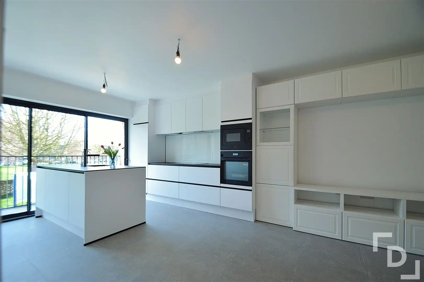 Modern en energiezuinige nieuwbouwwoning te huur in centrum Ieper. foto 2