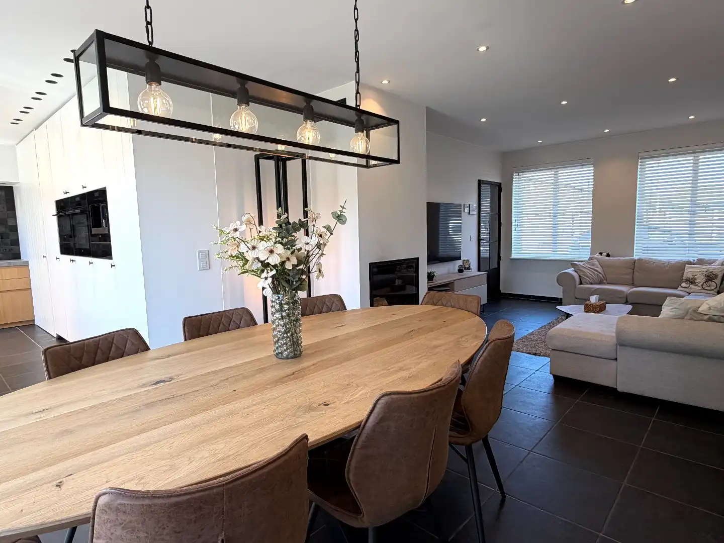 Prachtige woning met 3 slaapkamers, zonnepanelen en thuisbatterijen op rustige ligging! foto 6