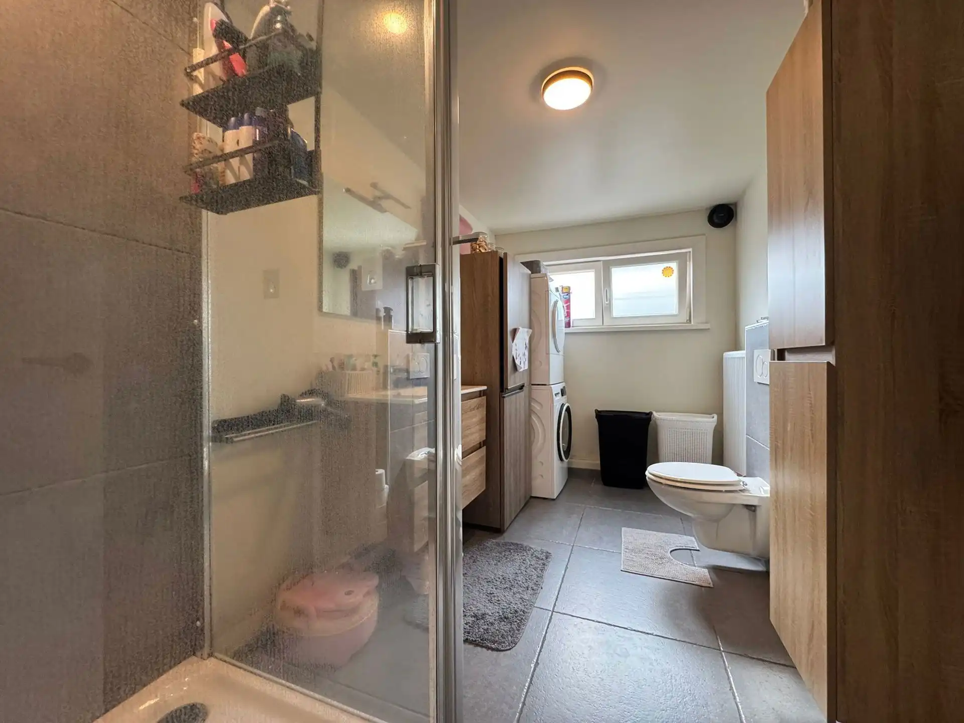 Recent gerenoveerde woning met 2slpk en ruime tuin foto 8