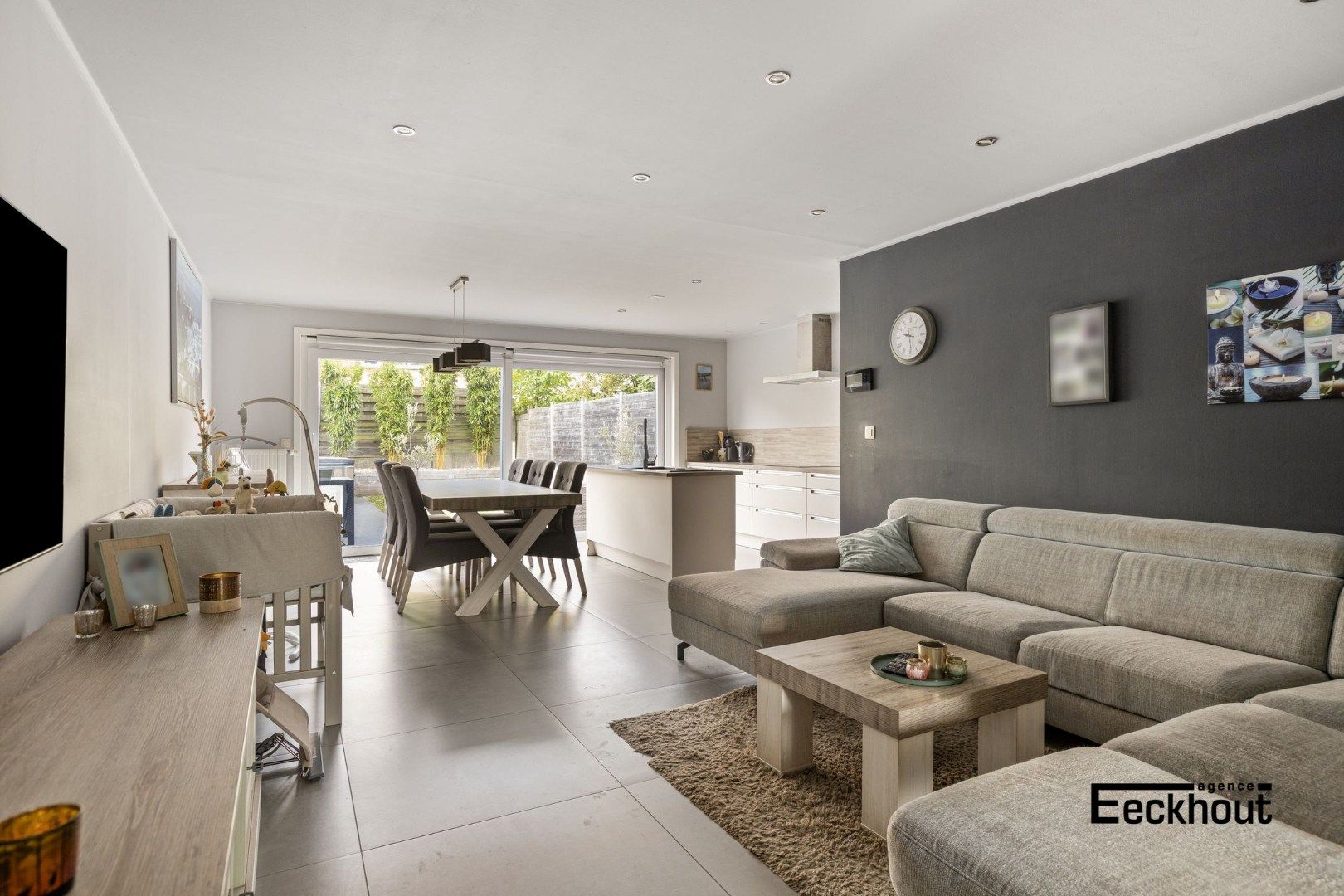 Instapklare, recente rijwoning met tuin & garage! foto 2