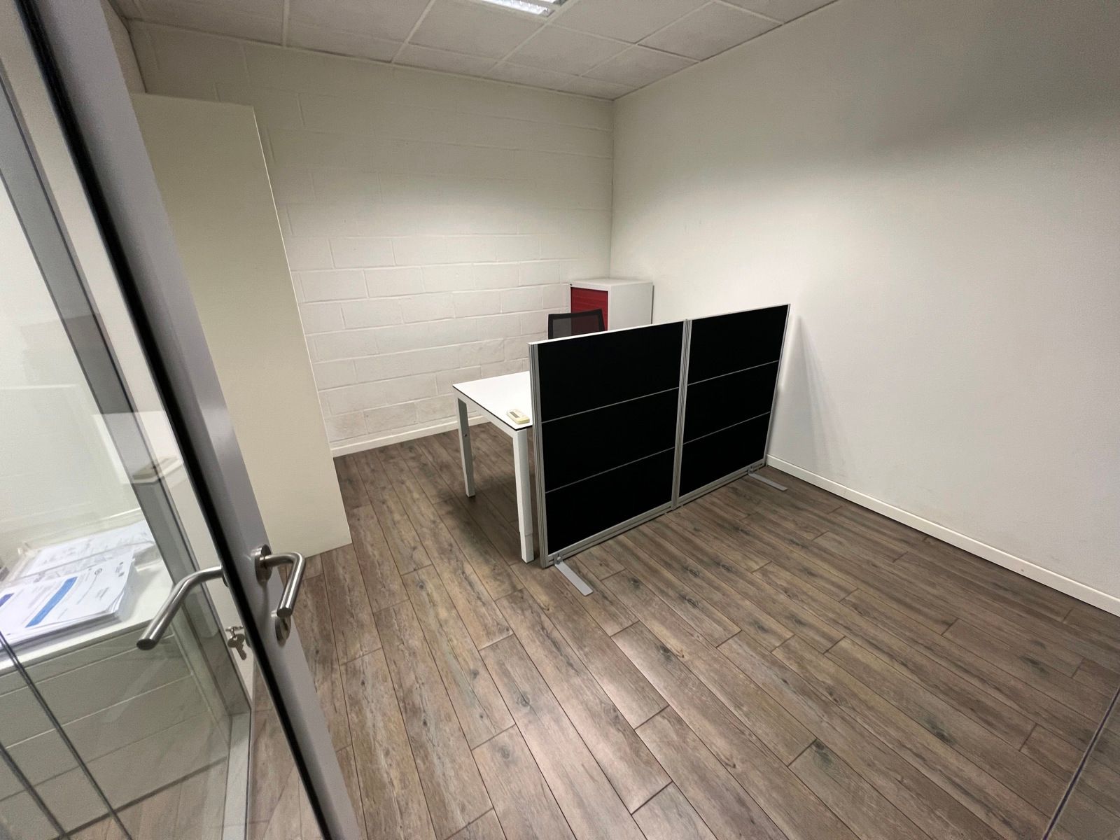 Opslagloods met kantoorfunctie. foto 10