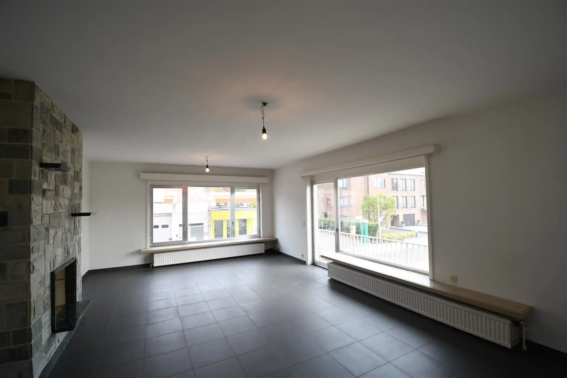 Ruim appartement met twee slaapkamers in Sint-Niklaas foto 2