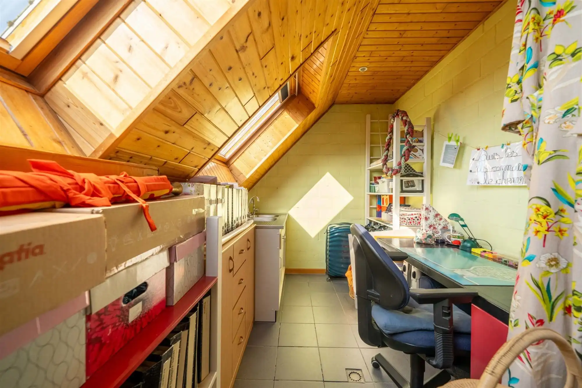 Ruime villa met potentieel. foto 11
