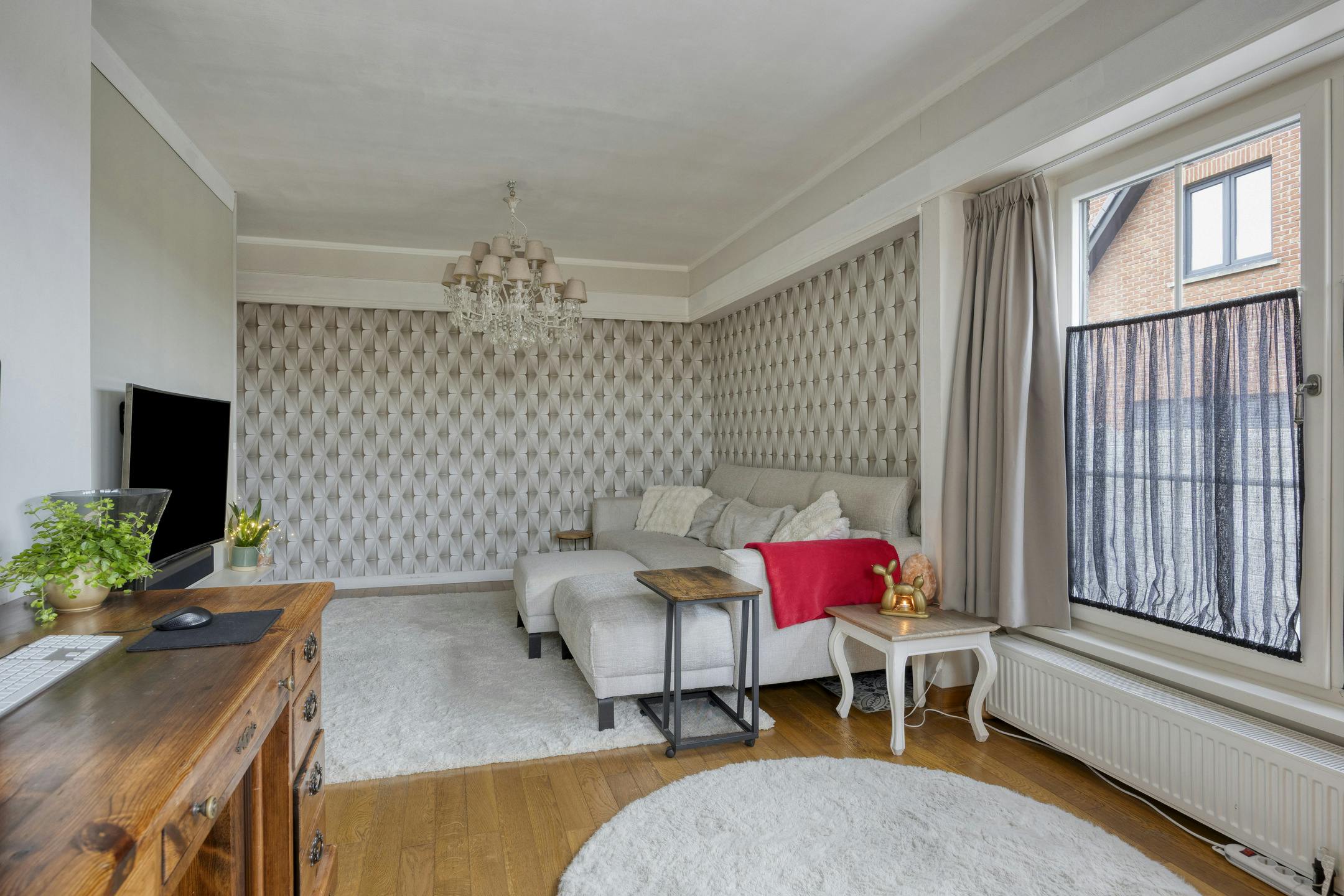 Gerenoveerd vrijstaand huis met zwembad, poolhouse en tuin foto 35