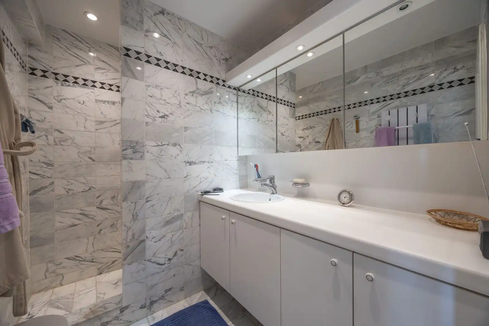 Prachtig appartement met panoramisch zeezicht en 2 slpk foto 8