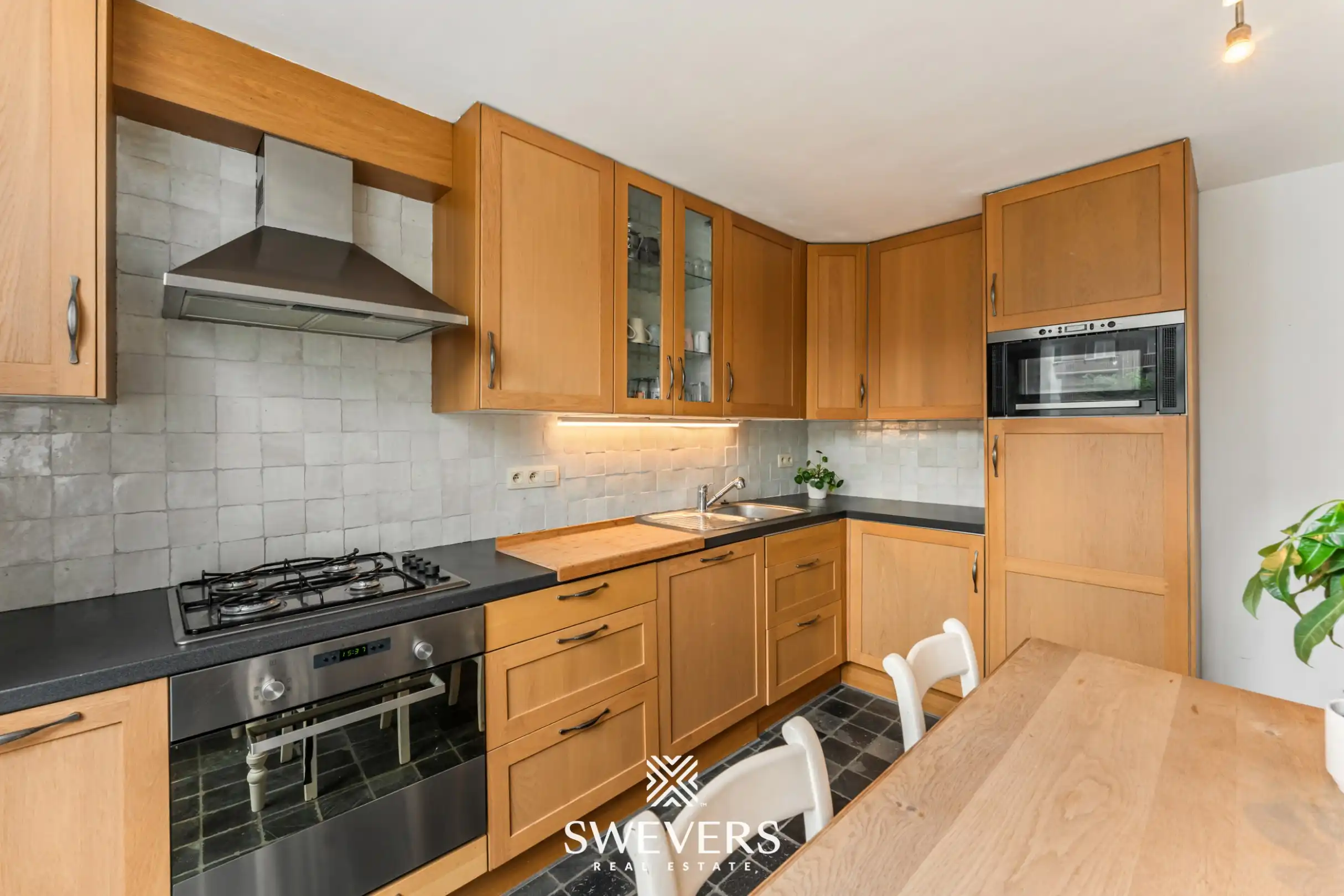 Karaktervolle stadswoning (4 slpk) met zonnige tuin in hartje Hasselt foto 7