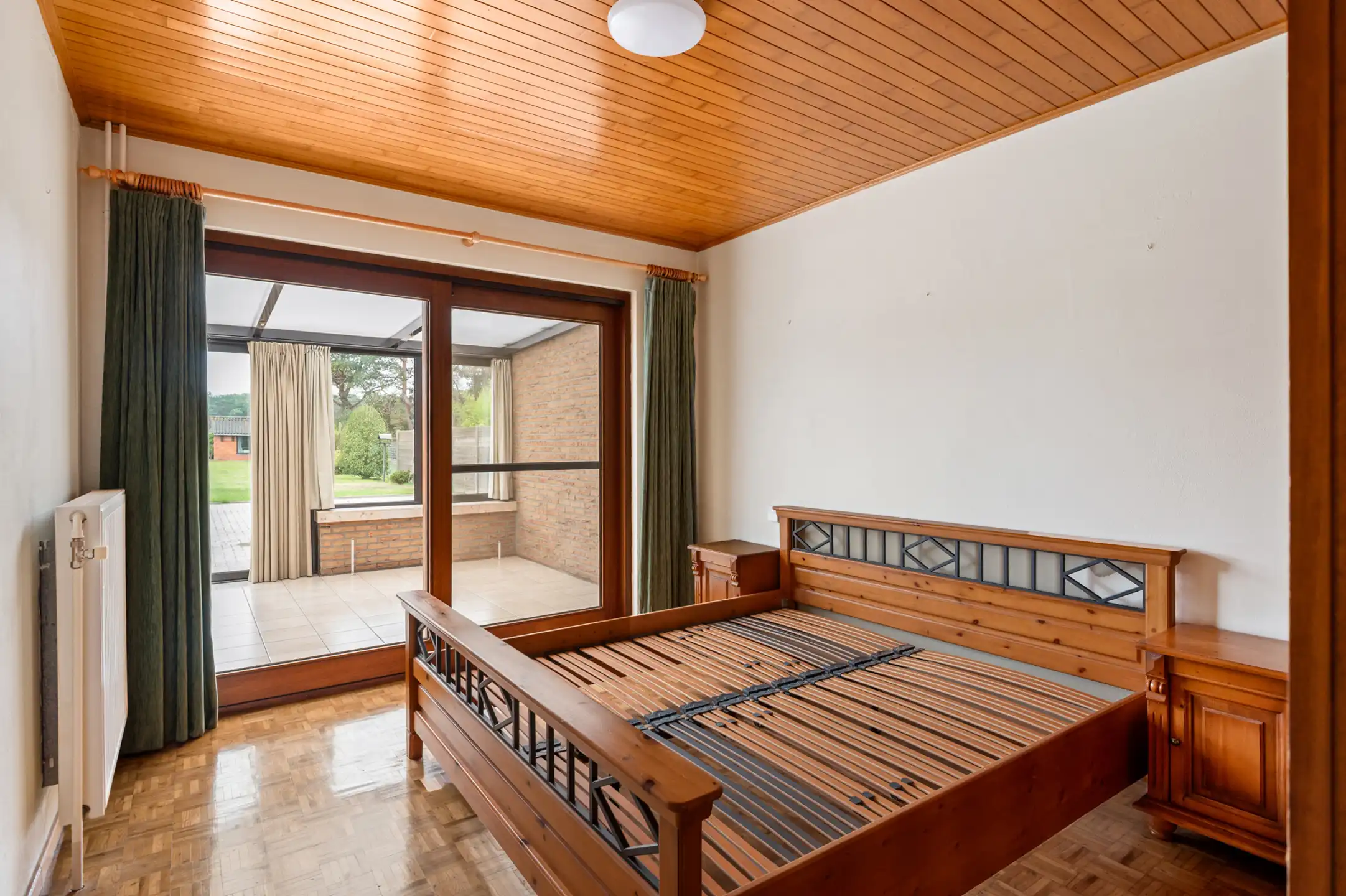 Charmante woning met grote tuin foto 9