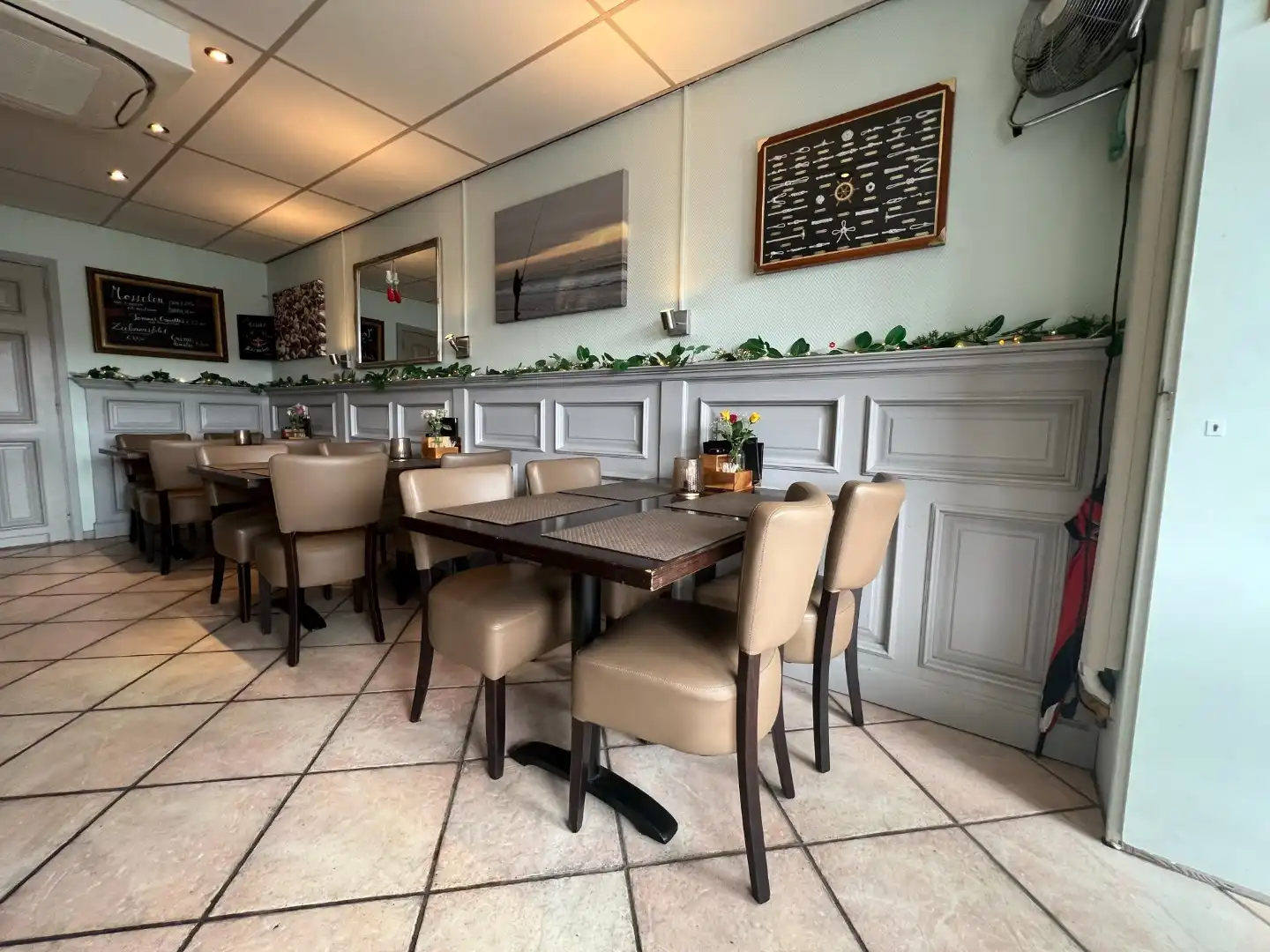 Petit restaurant gelegen naast de jachthaven van Cadzand-Bad foto 8