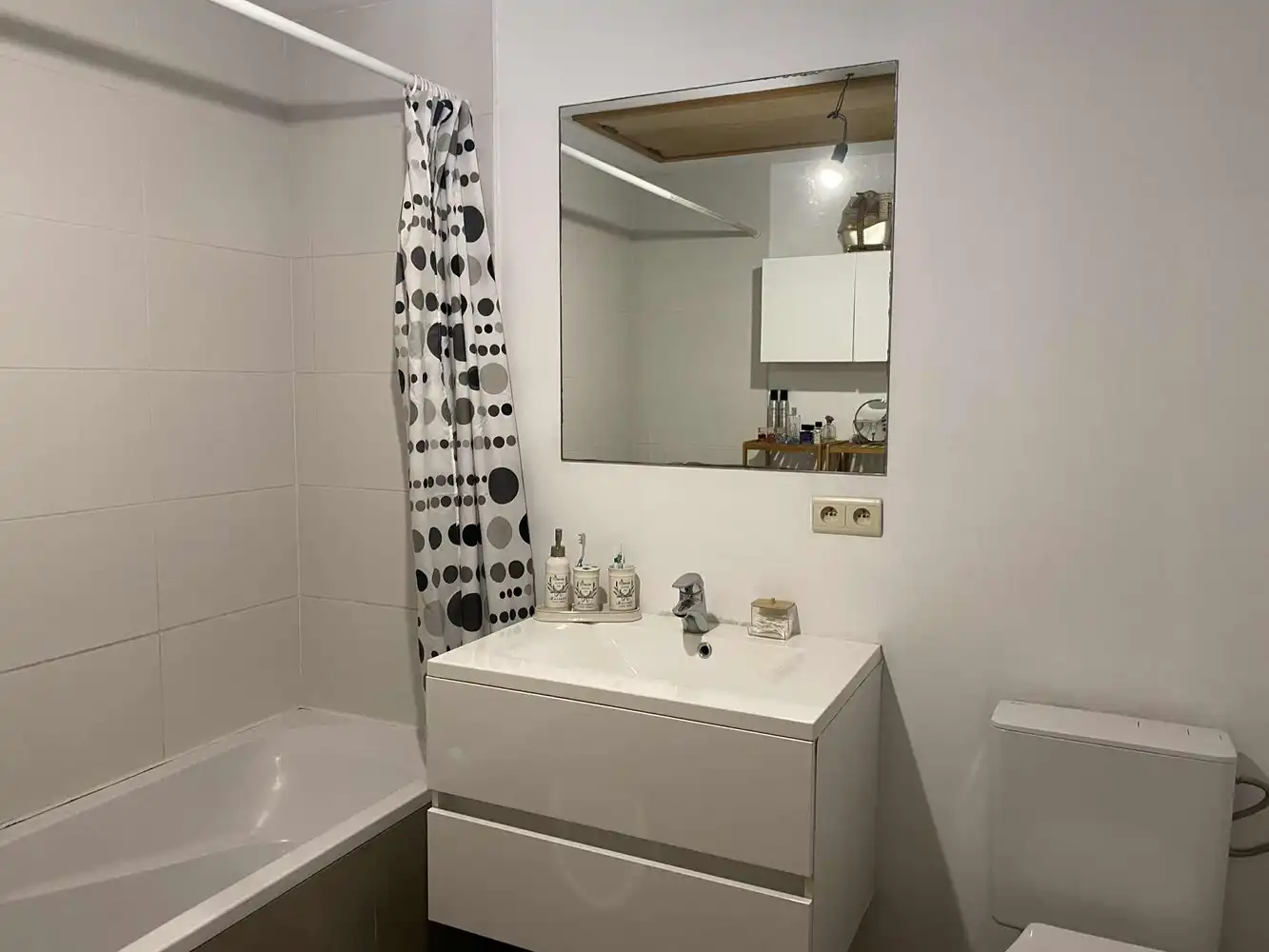 Goed gelegen 2-kamerappartement te huur nabij openbaar vervoer en scholen foto 4