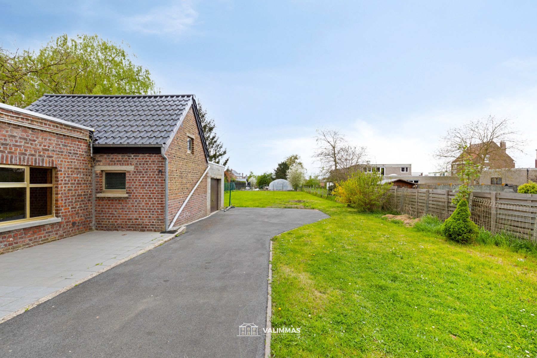 Verzorgde driegevelwoning met garage en grote tuin... foto 3