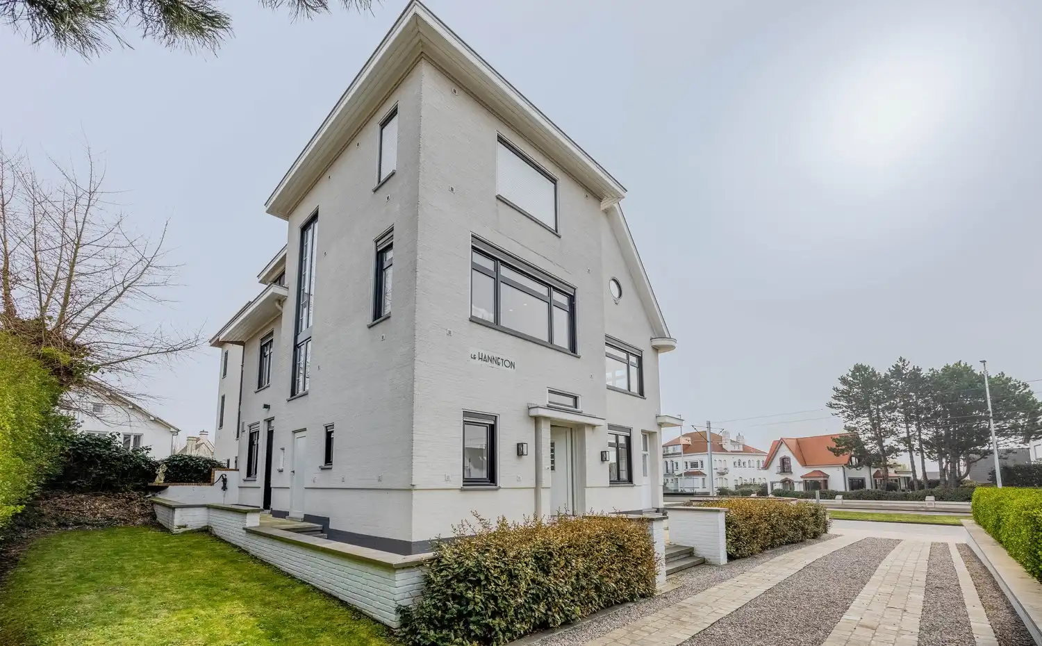 Exclusieve gerenoveerde koppelvilla vlak bij zee met 8 slaapkamers foto 12