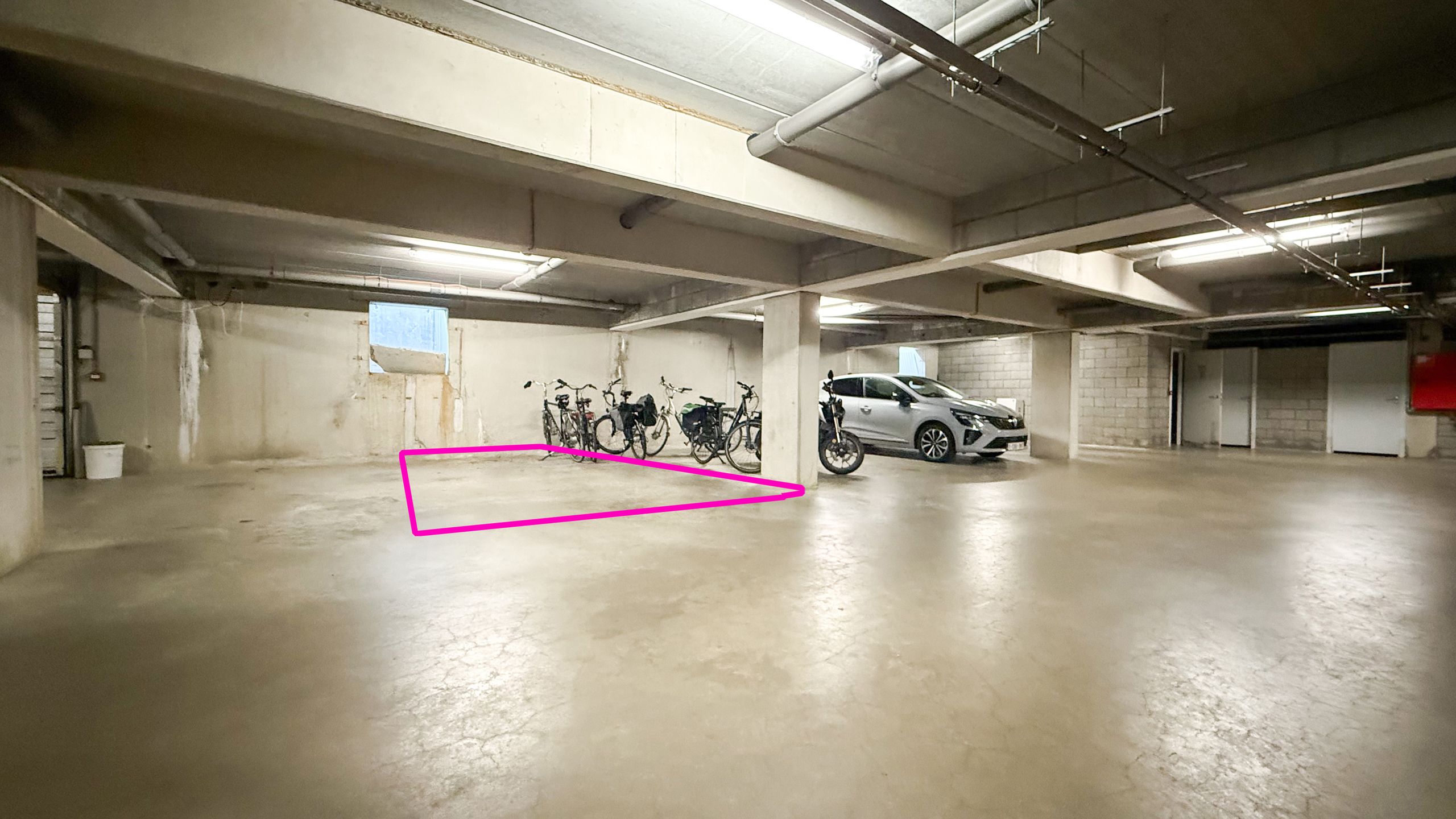 Ruim appartement van 105m² met terras en parking en EPC B! foto 31