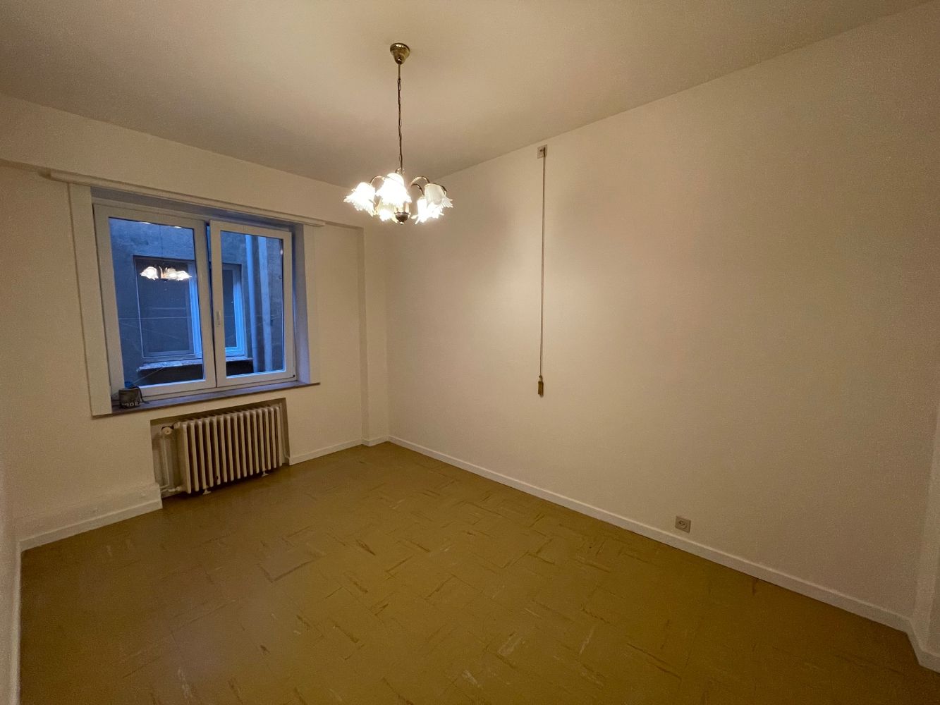 Ongemeubeld knus appartement met één slaapkamer in centrum van Blankenberge. Dichtbij de Zeedijk en alle handelszaken. foto 5