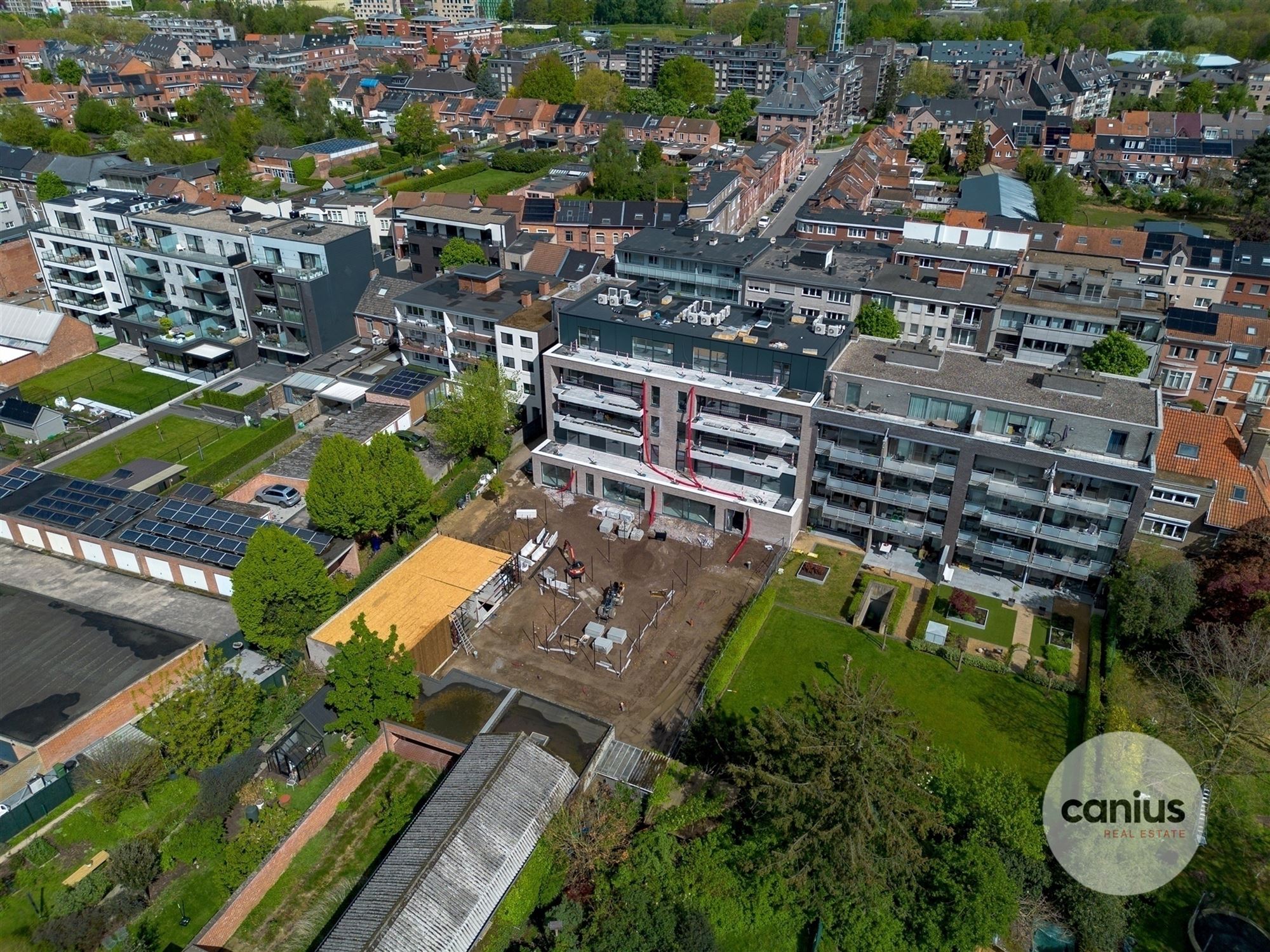 GESCHILDERD NIEUWBOUWAPP. IN HARTJE HASSELT MET 2 SLKS + TERRAS & PARKING foto 14