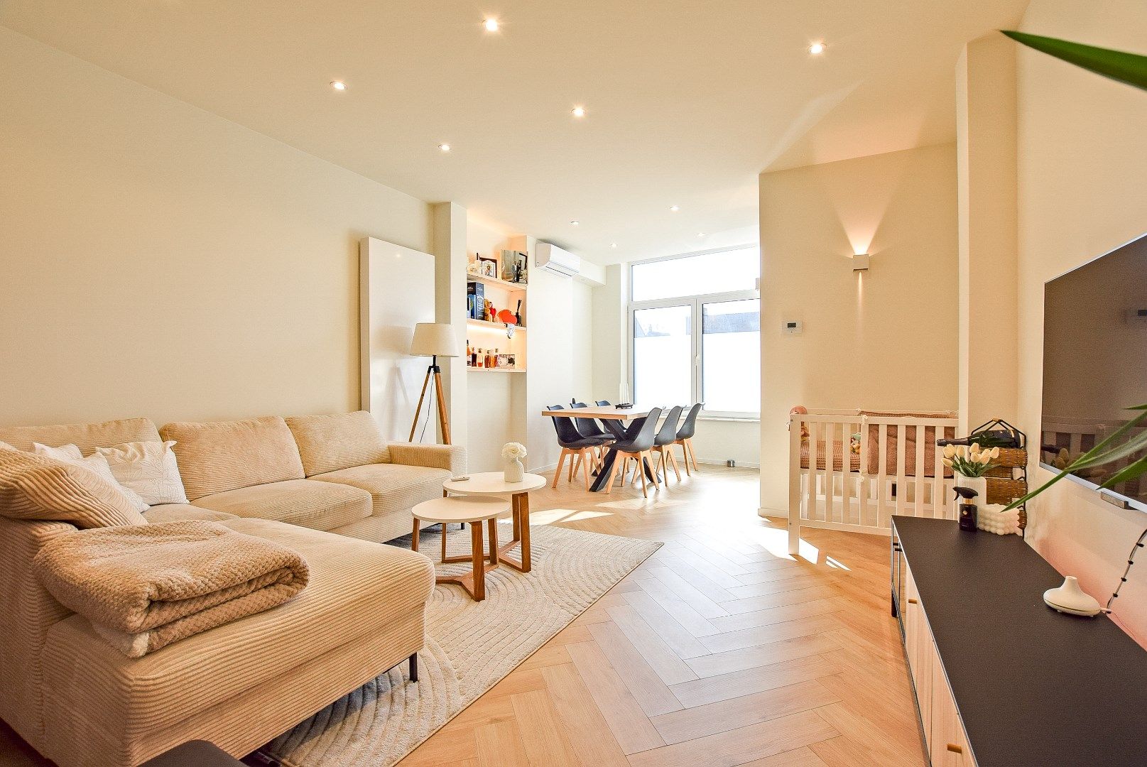 Gerenoveerde energiezuinige woning, centrum Veurne. foto 3