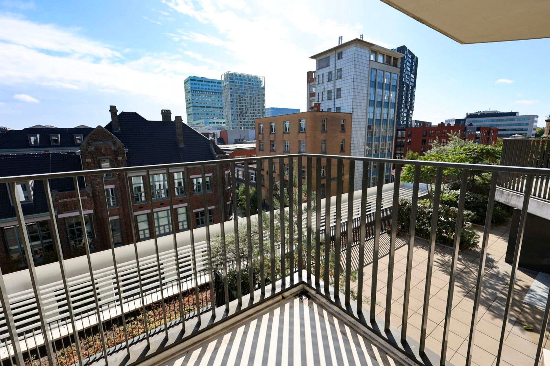 Exclusief 1-slaapkamerappartement te huur foto 4